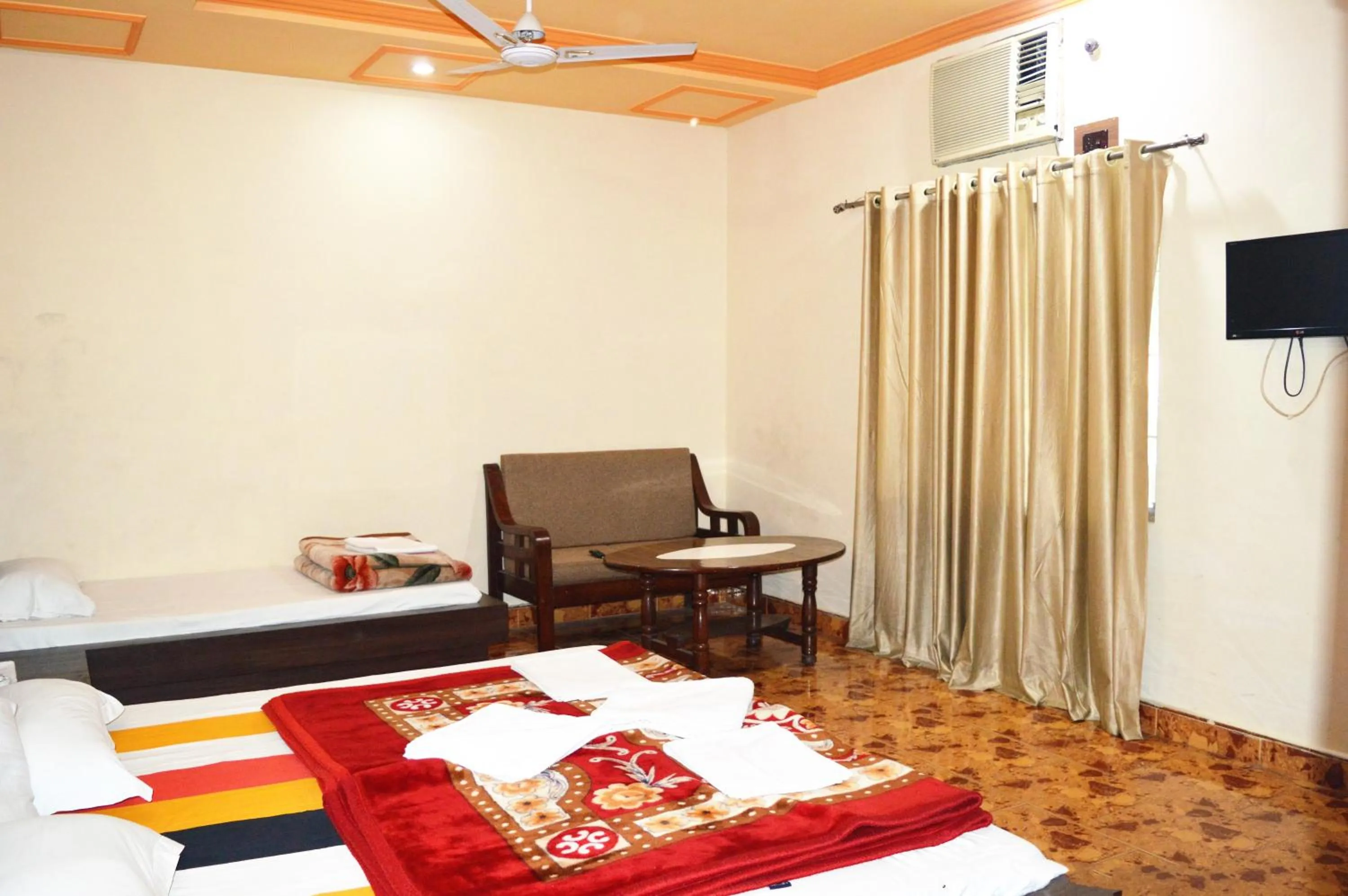 Bed in Hotel Goverdhan Tourist Complex