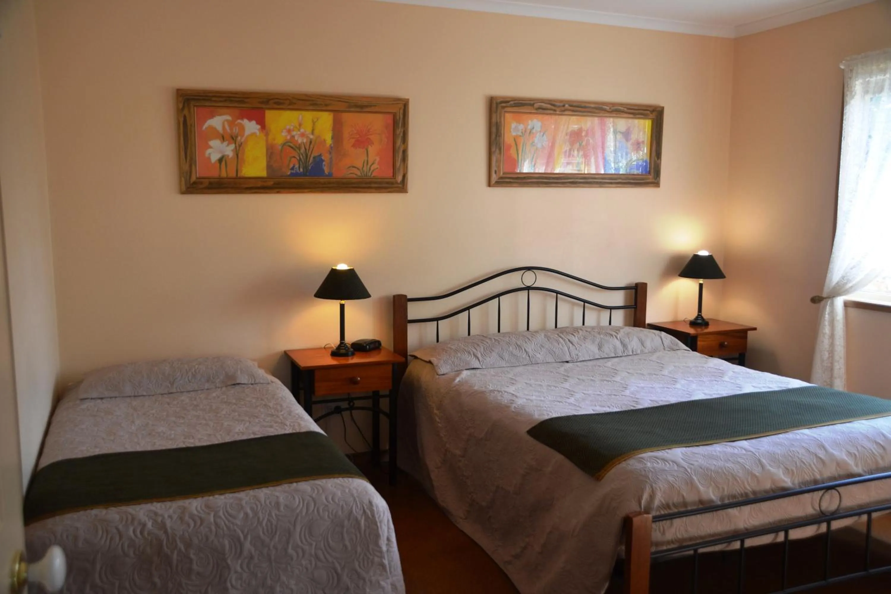 Bedroom, Bed in Avoca Cottages VICTORIA