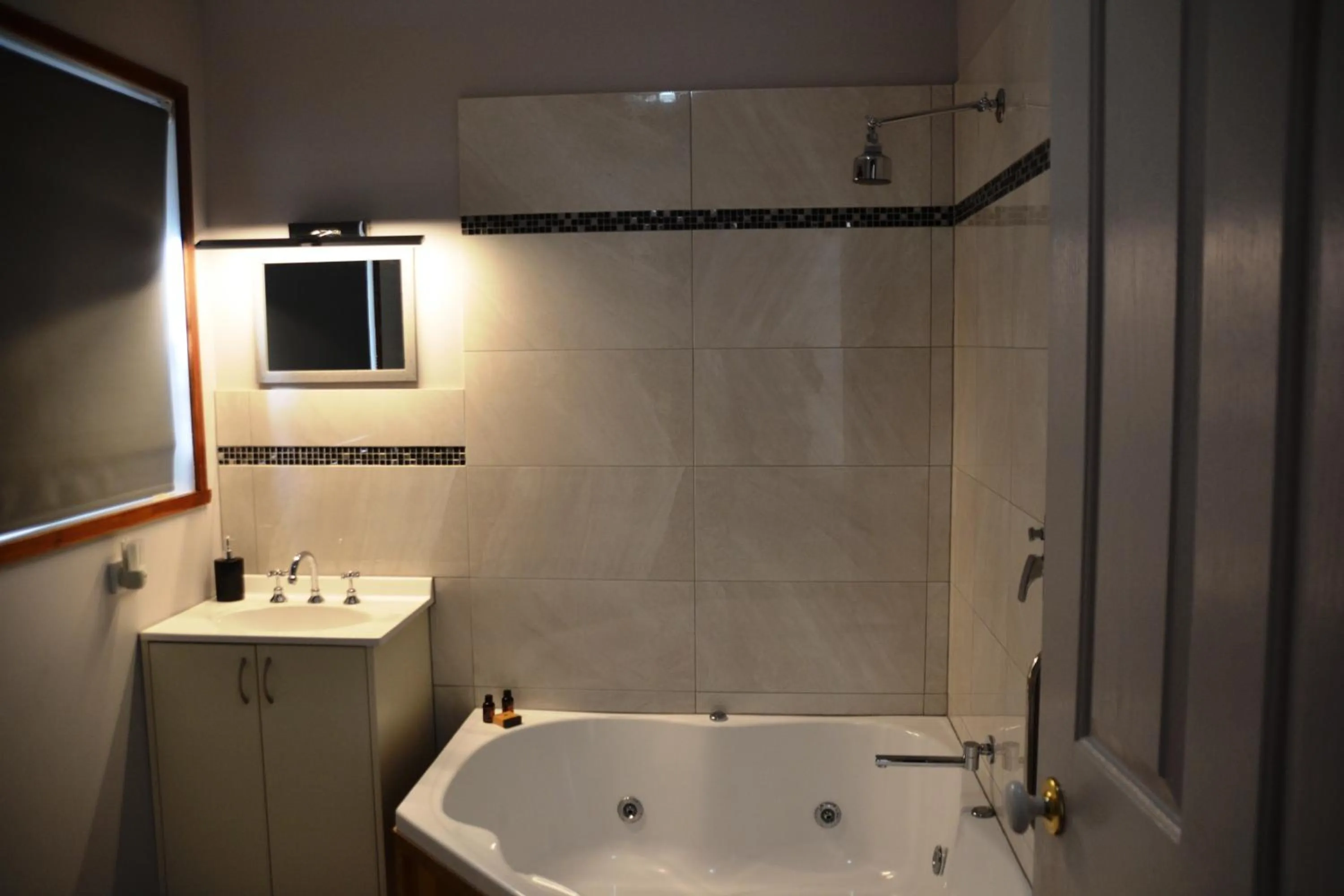 Bathroom in Avoca Cottages VICTORIA