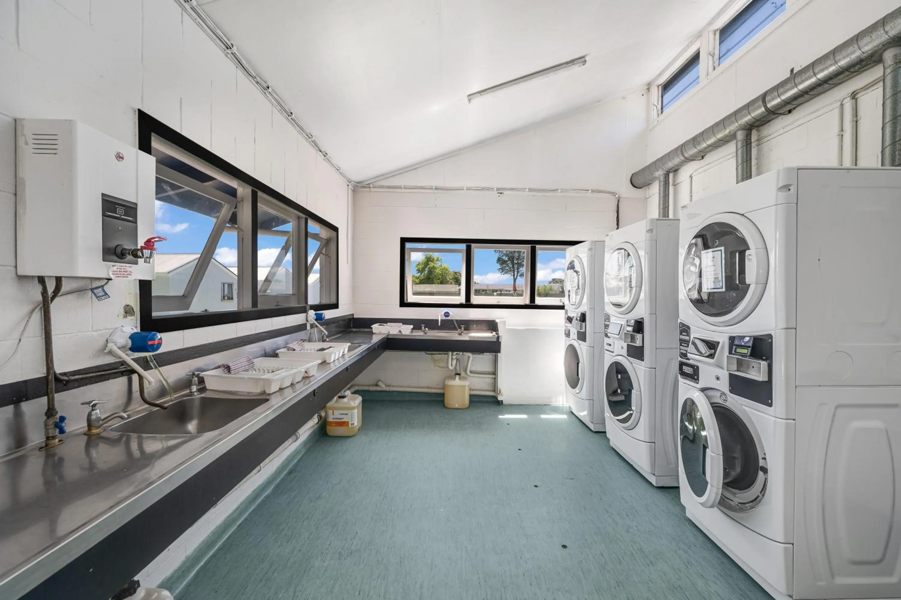 Kitchen or kitchenette in Waitangi Holiday Park