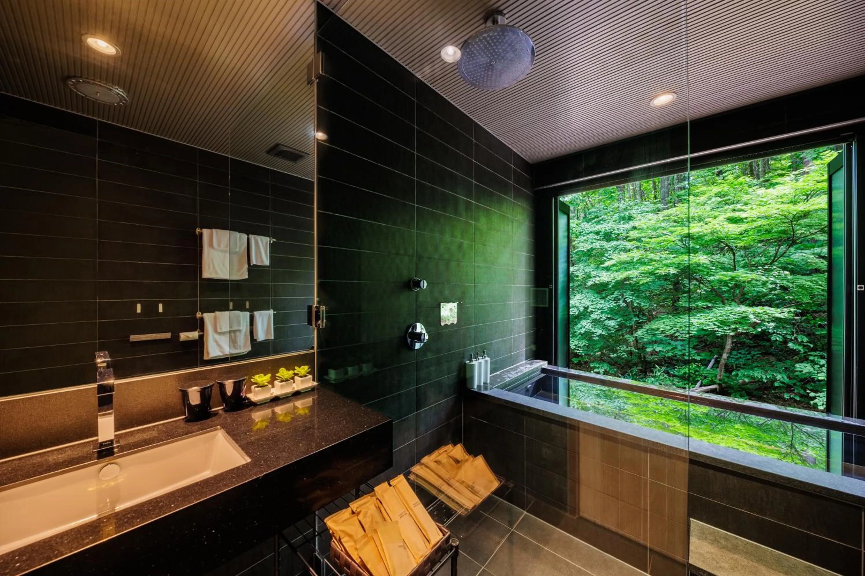 Bathroom in Phoenix Chalets by HHG