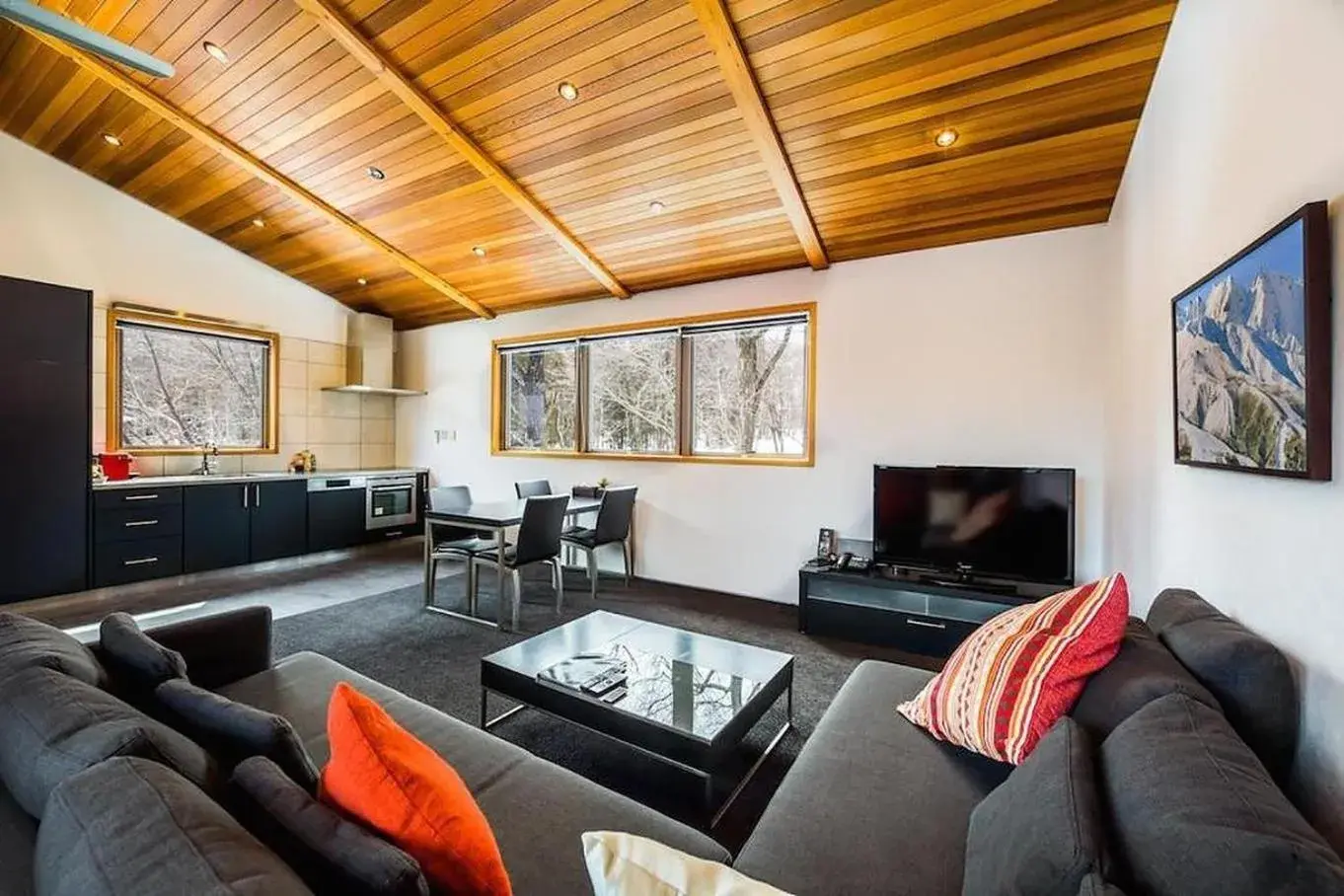 Two-Bedroom Chalet in Phoenix Chalets by HHG Two-Bedroom Chalet in Phoenix Chalets by HHG