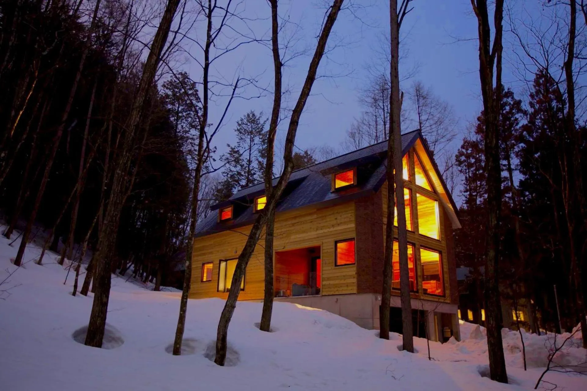 Property building in Phoenix Chalets by HHG