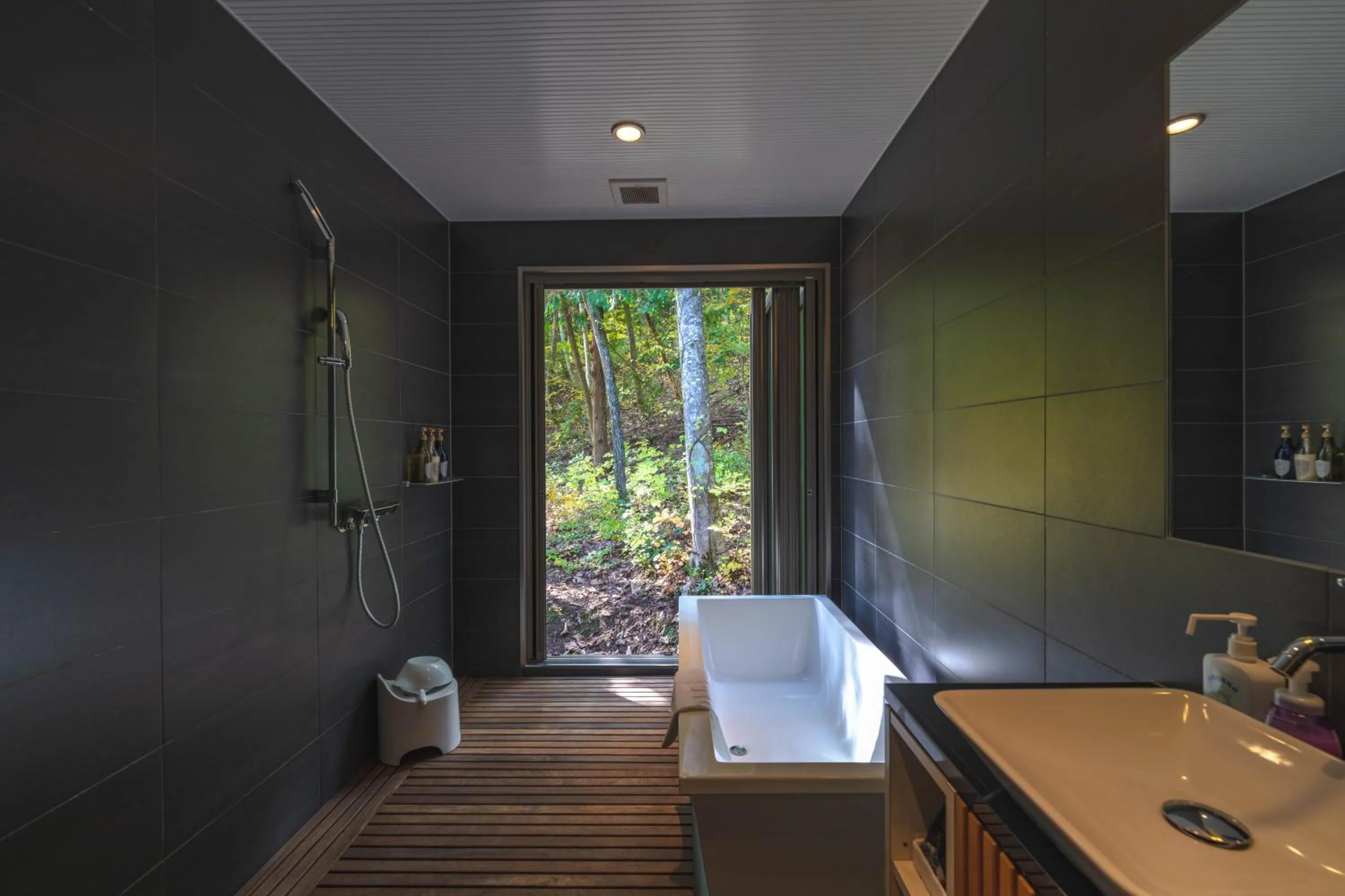 Bathroom in Phoenix Chalets by HHG