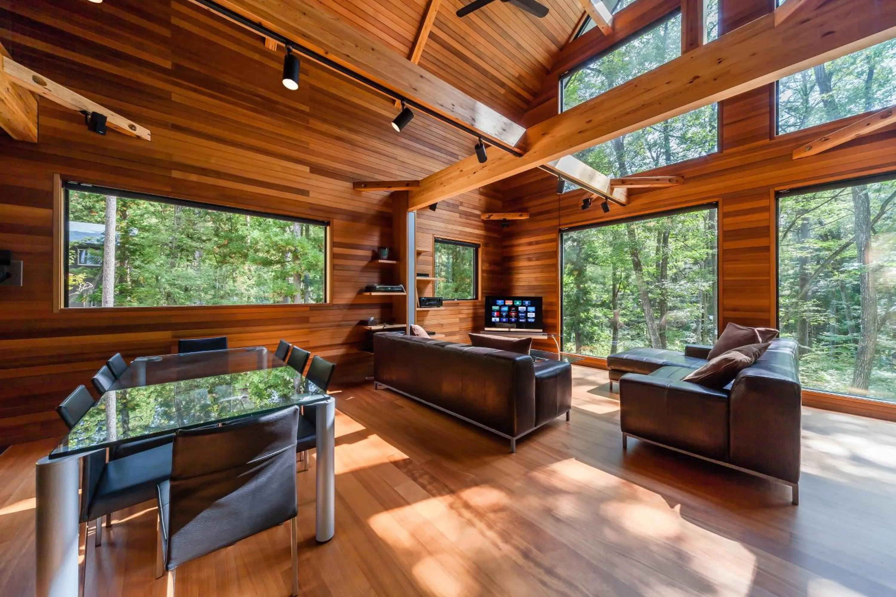 Living room in Phoenix Chalets by HHG