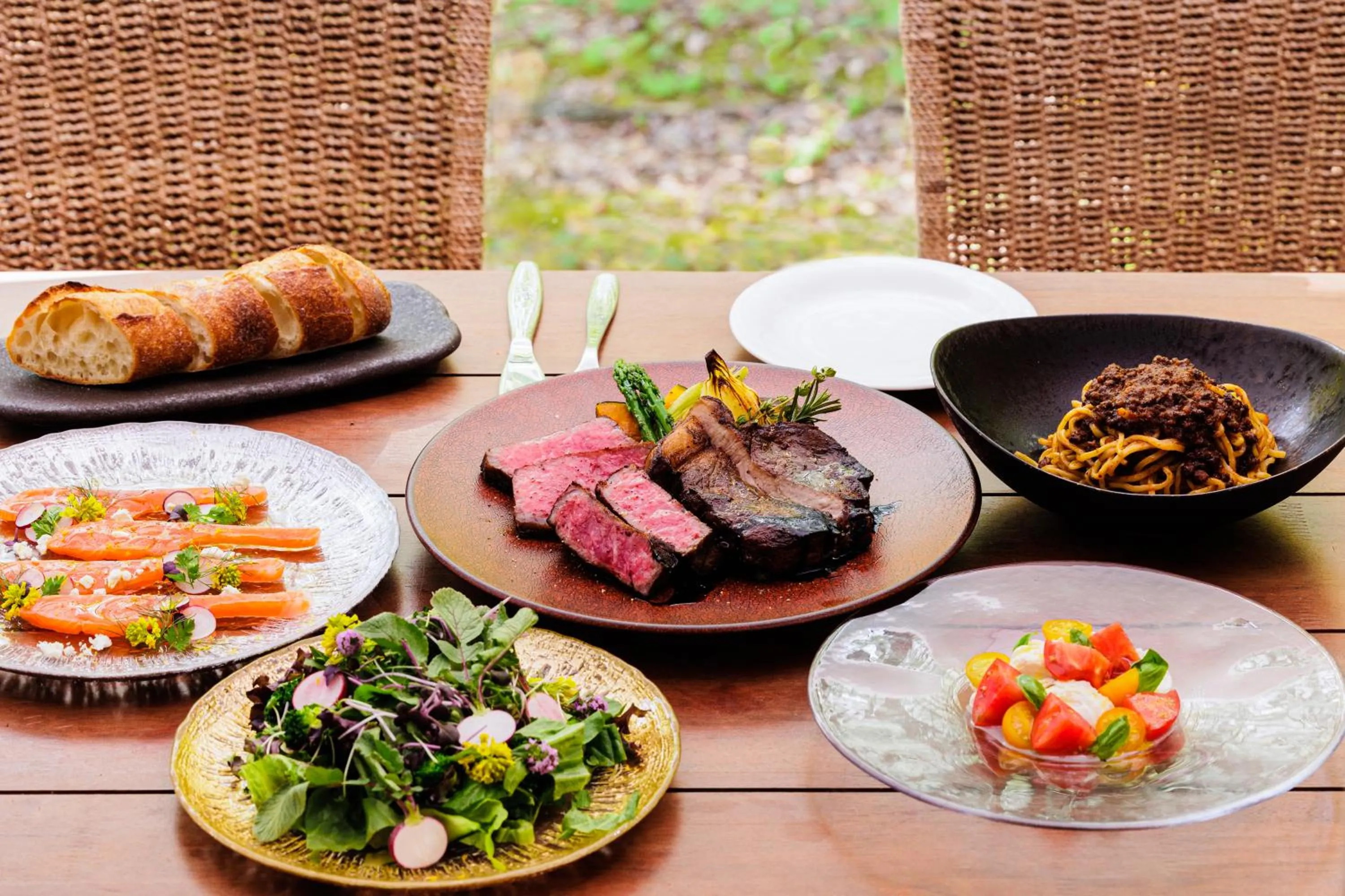 Dinner in Phoenix Chalets by HHG