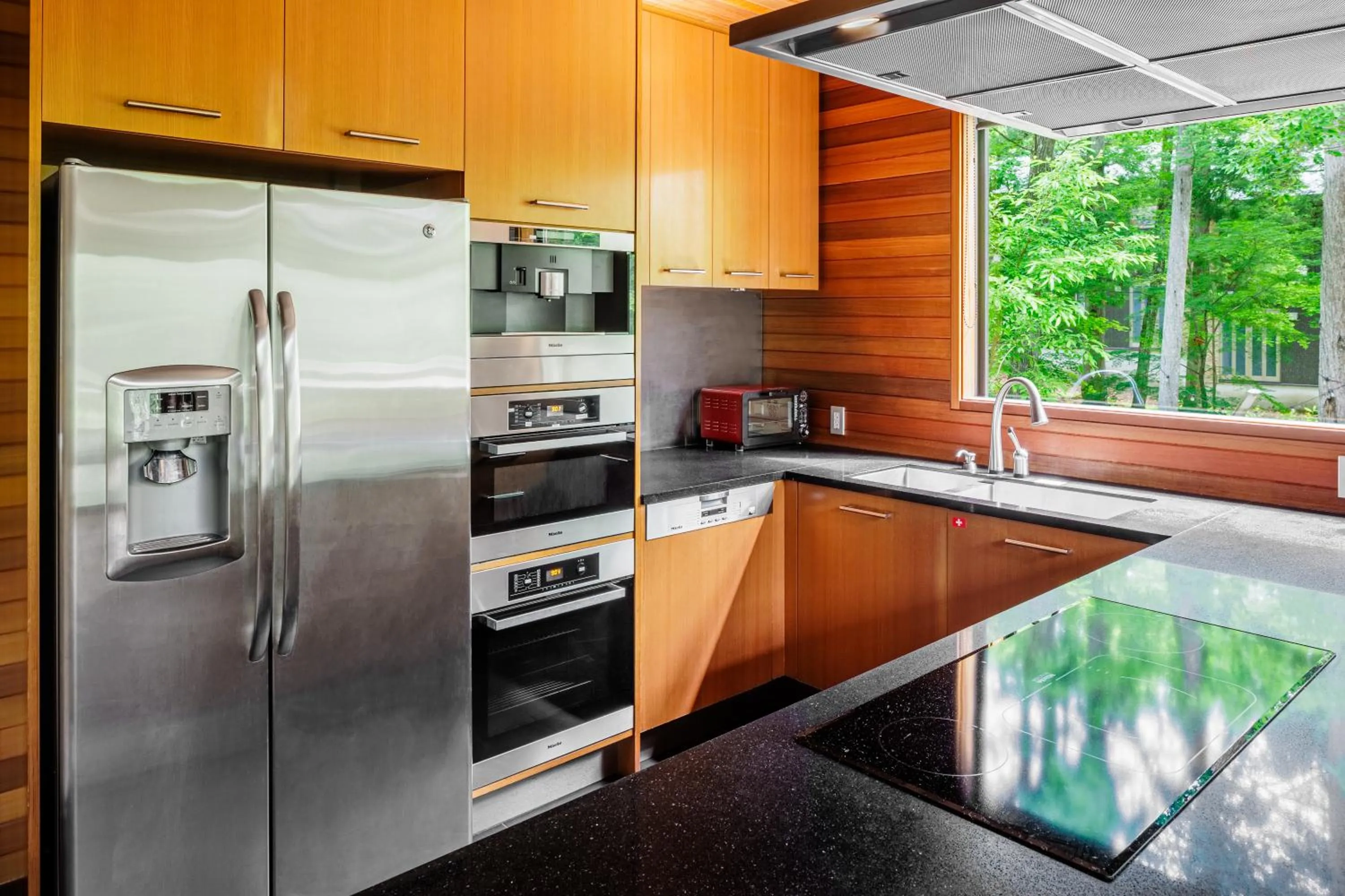 kitchen in Phoenix Chalets by HHG