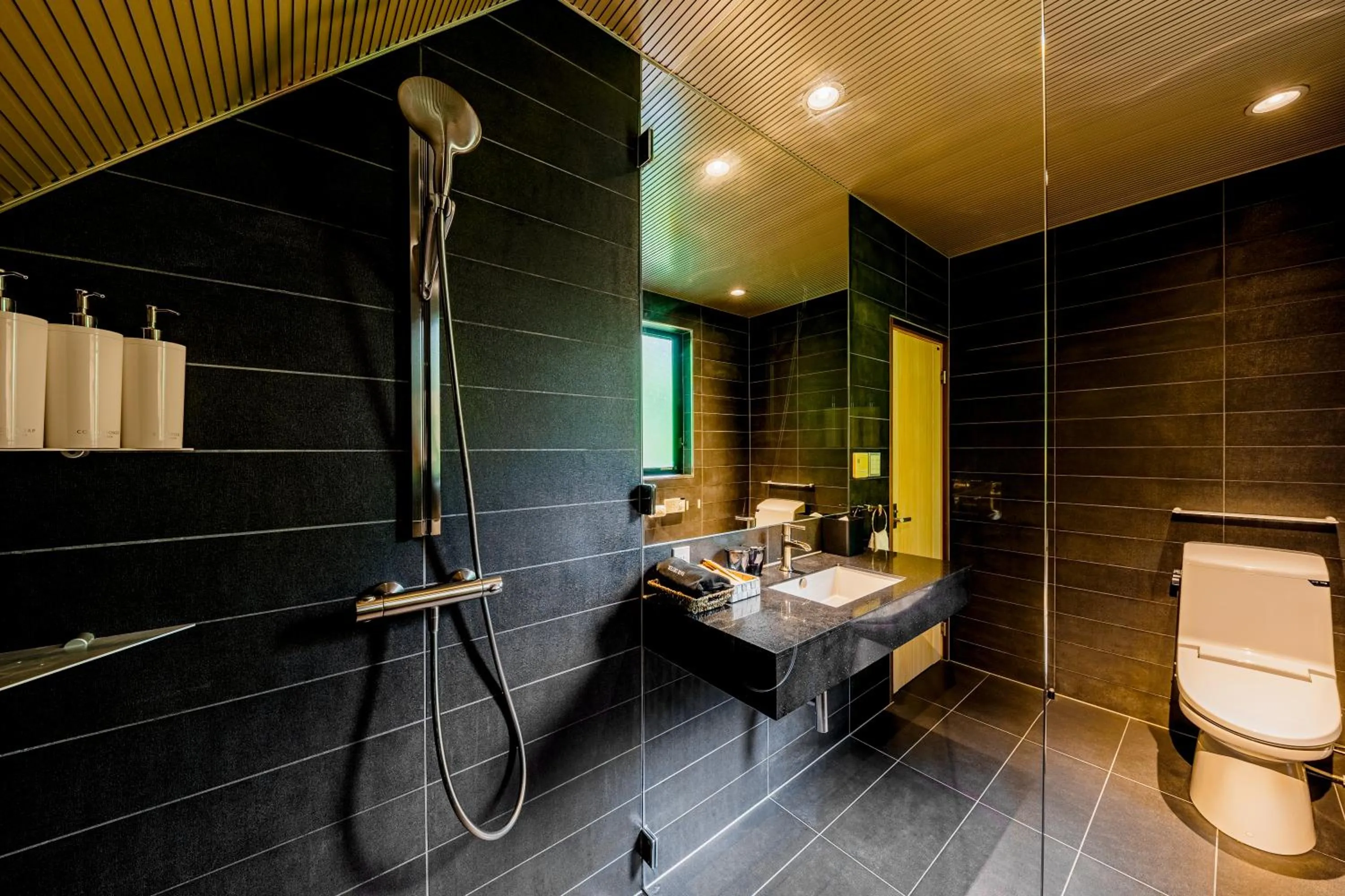 Bathroom in Phoenix Chalets by HHG
