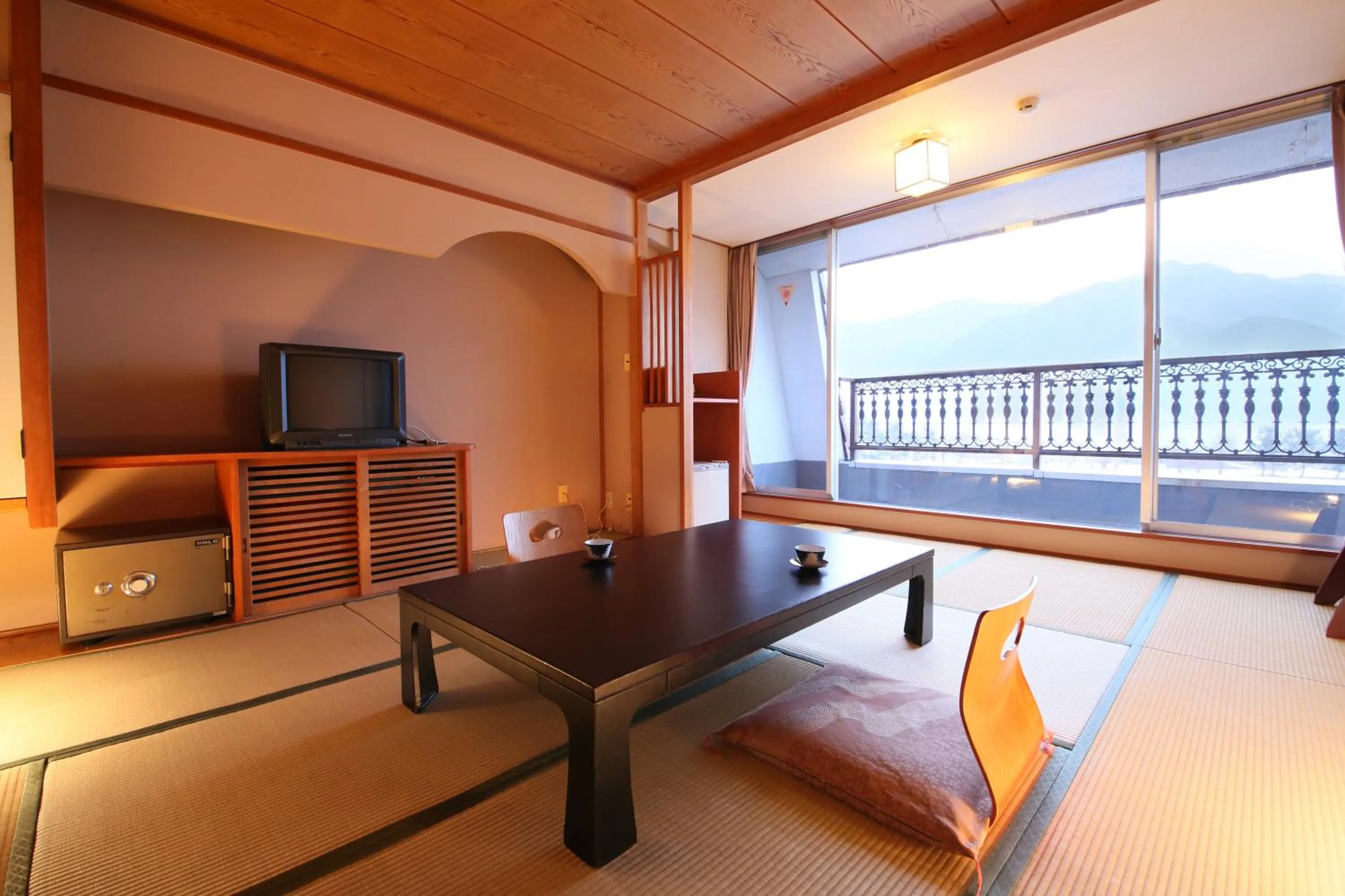 Photo of the whole room in Lakeland Hotel Mizunosato