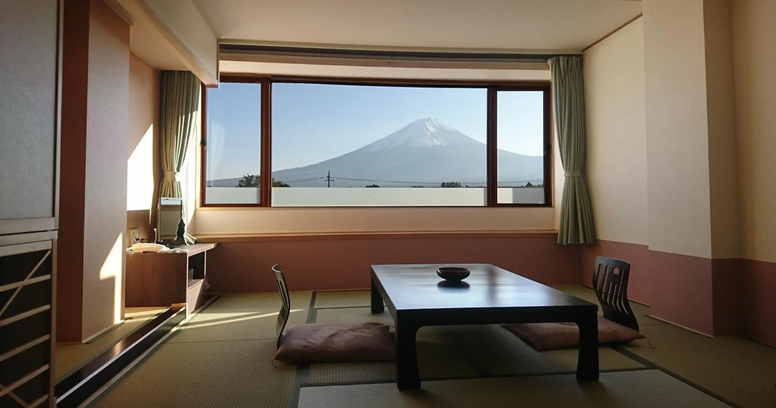 Japanese-Style Room with Shower and Mt.Fuji View in Lakeland Hotel Mizunosato Japanese-Style Room with Shower and Mt.Fuji View in Lakeland Hotel Mizunosato