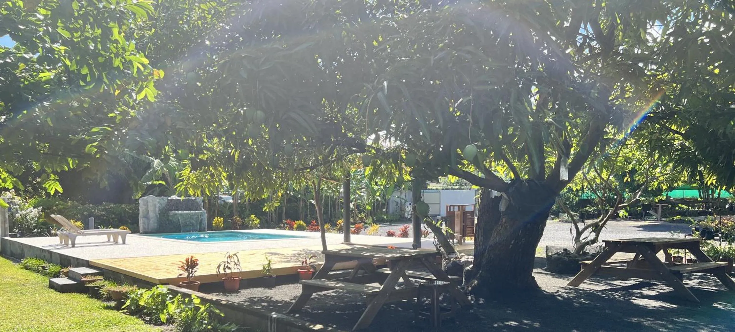 Garden in Pare LODGE TAHITI