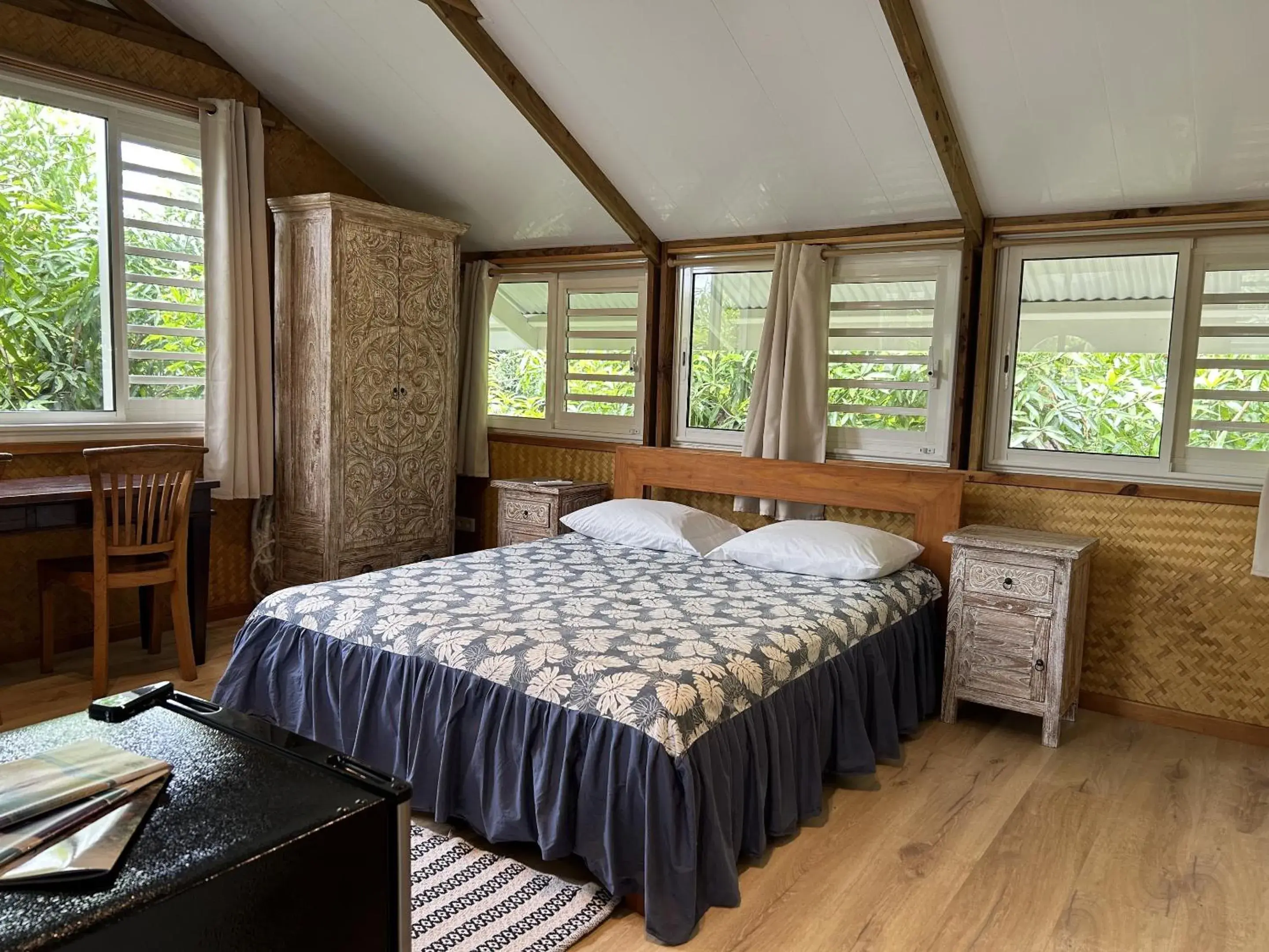 Deluxe Bungalow with Garden View in Pare LODGE TAHITI Deluxe Bungalow with Garden View in Pare LODGE TAHITI