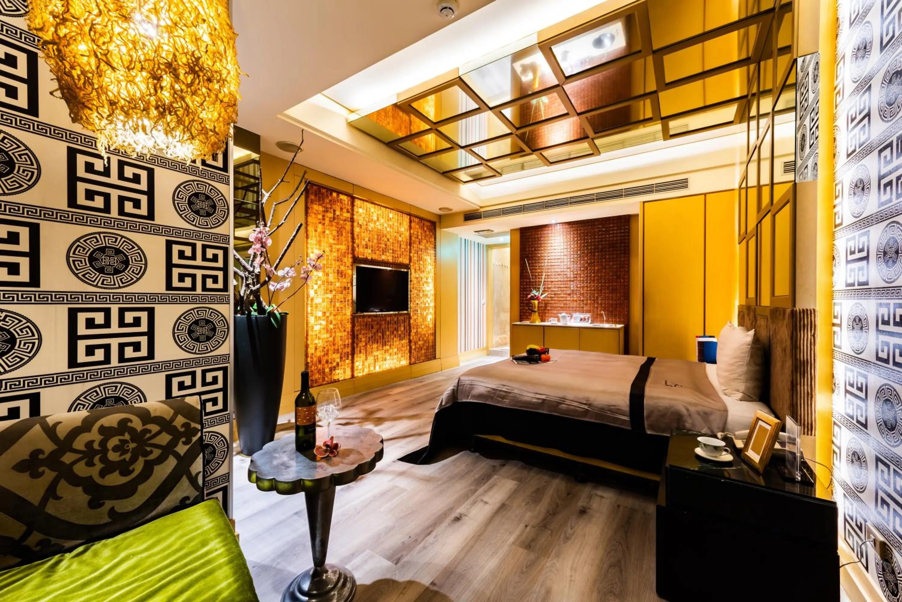 Living room, Bed in Liti Motel