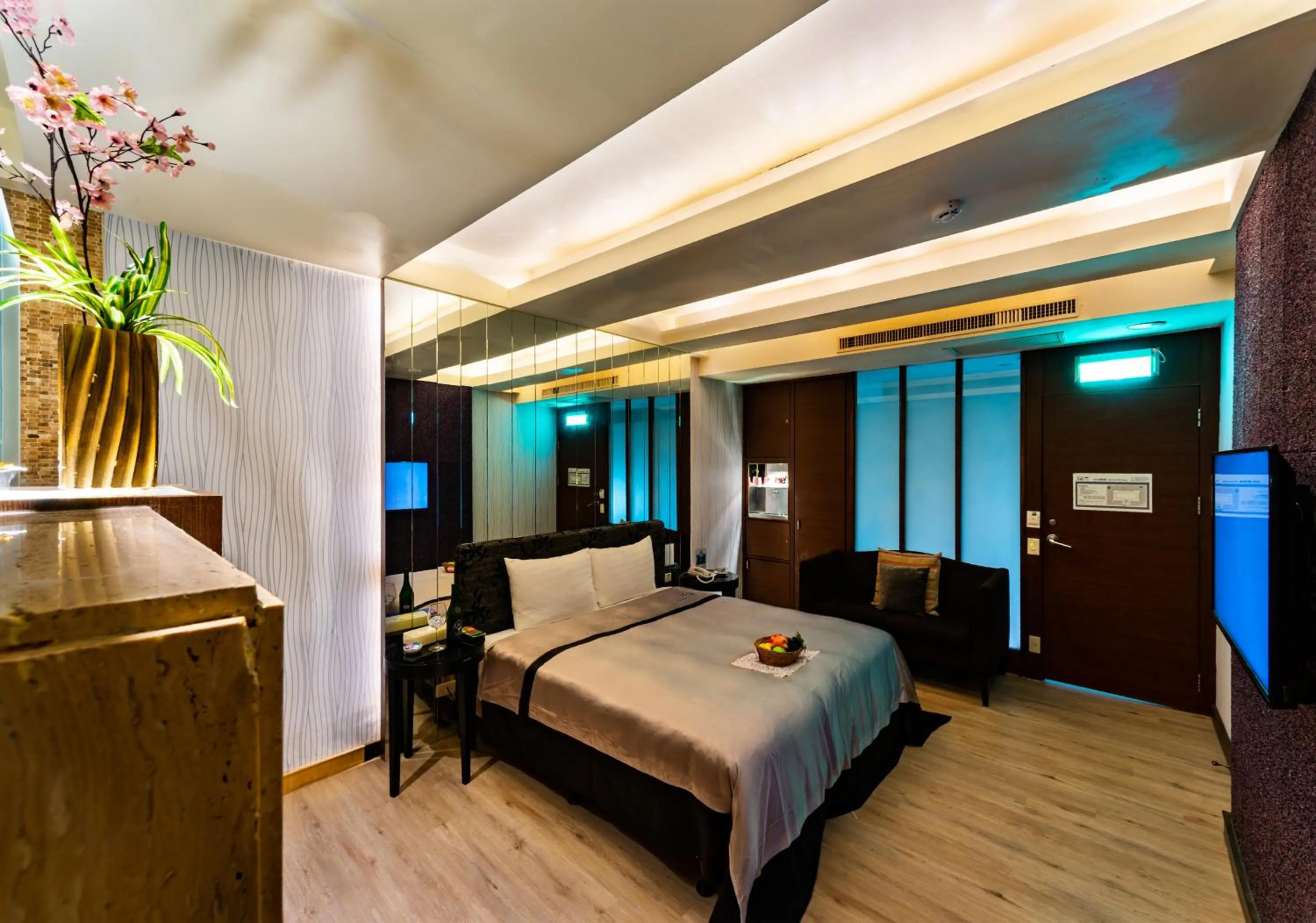 Photo of the whole room, Bed in Liti Motel