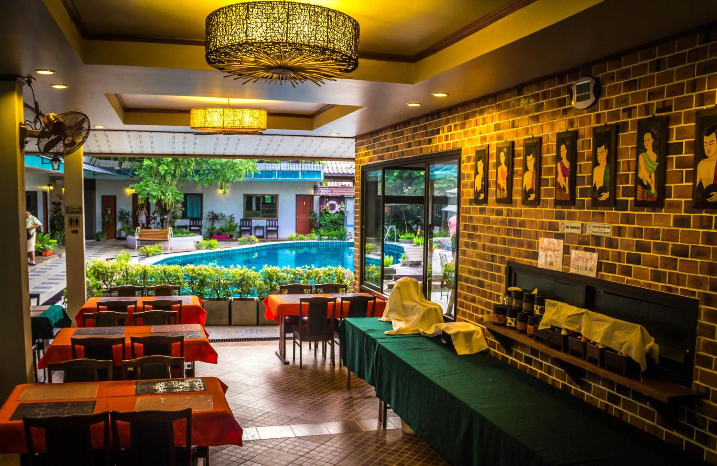 Restaurant/places to eat in Medio De Pai