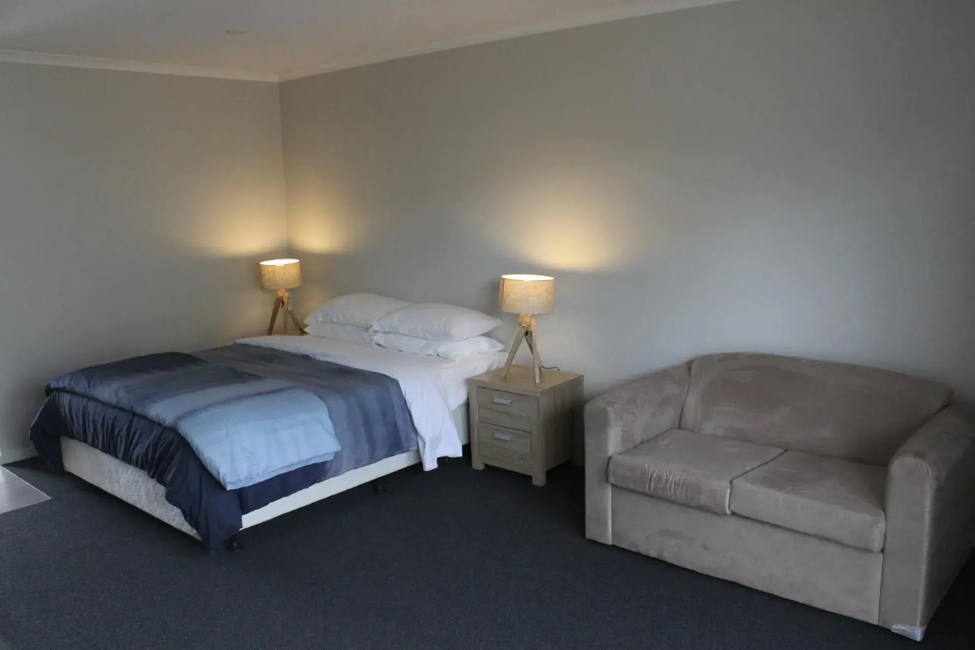 Deluxe Queen Room in Cardigan Lodge Deluxe Queen Room in Cardigan Lodge