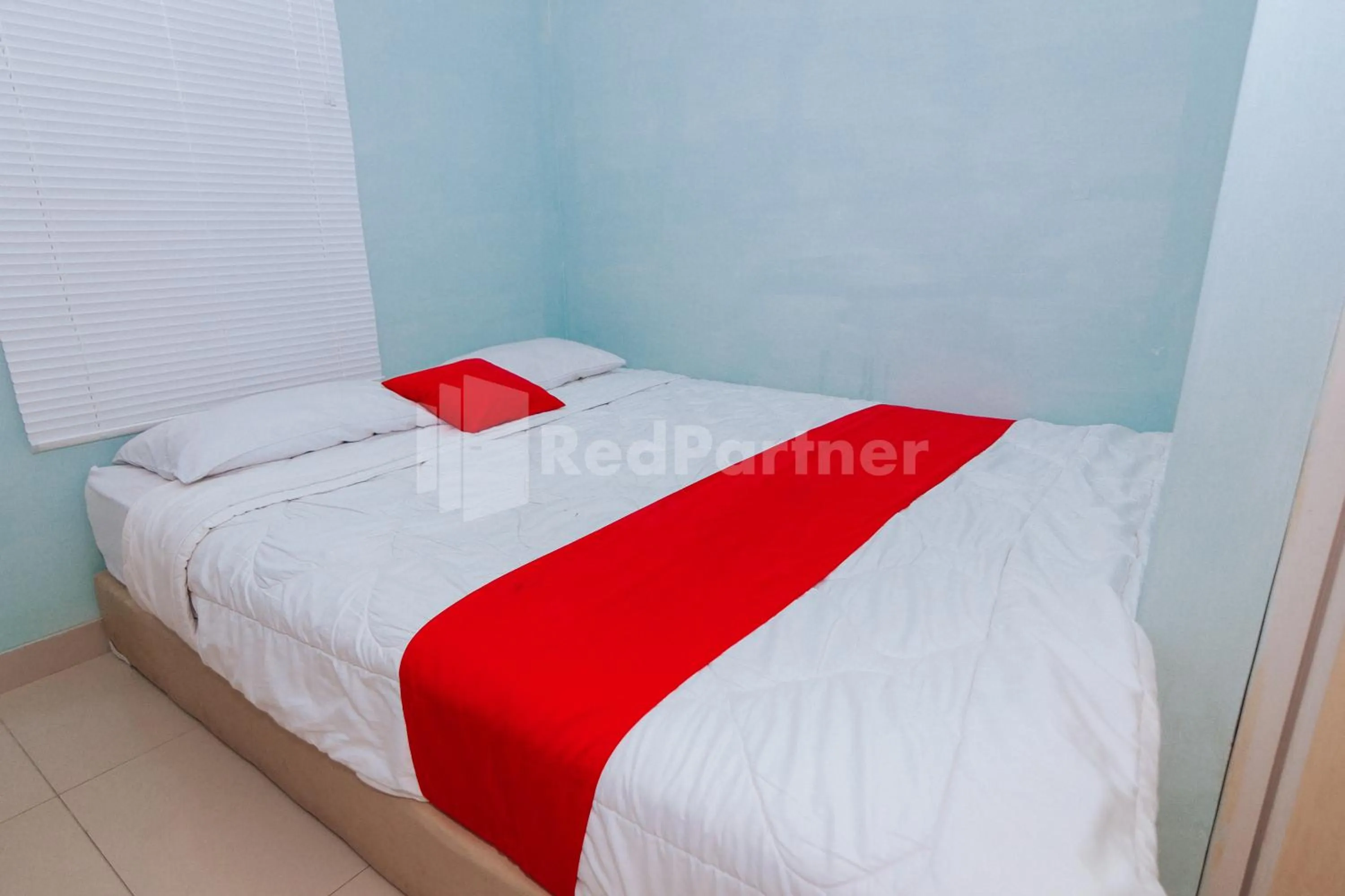 Bedroom, Bed in OYO 94494 Krekot Residence Pasar Baru COO Property