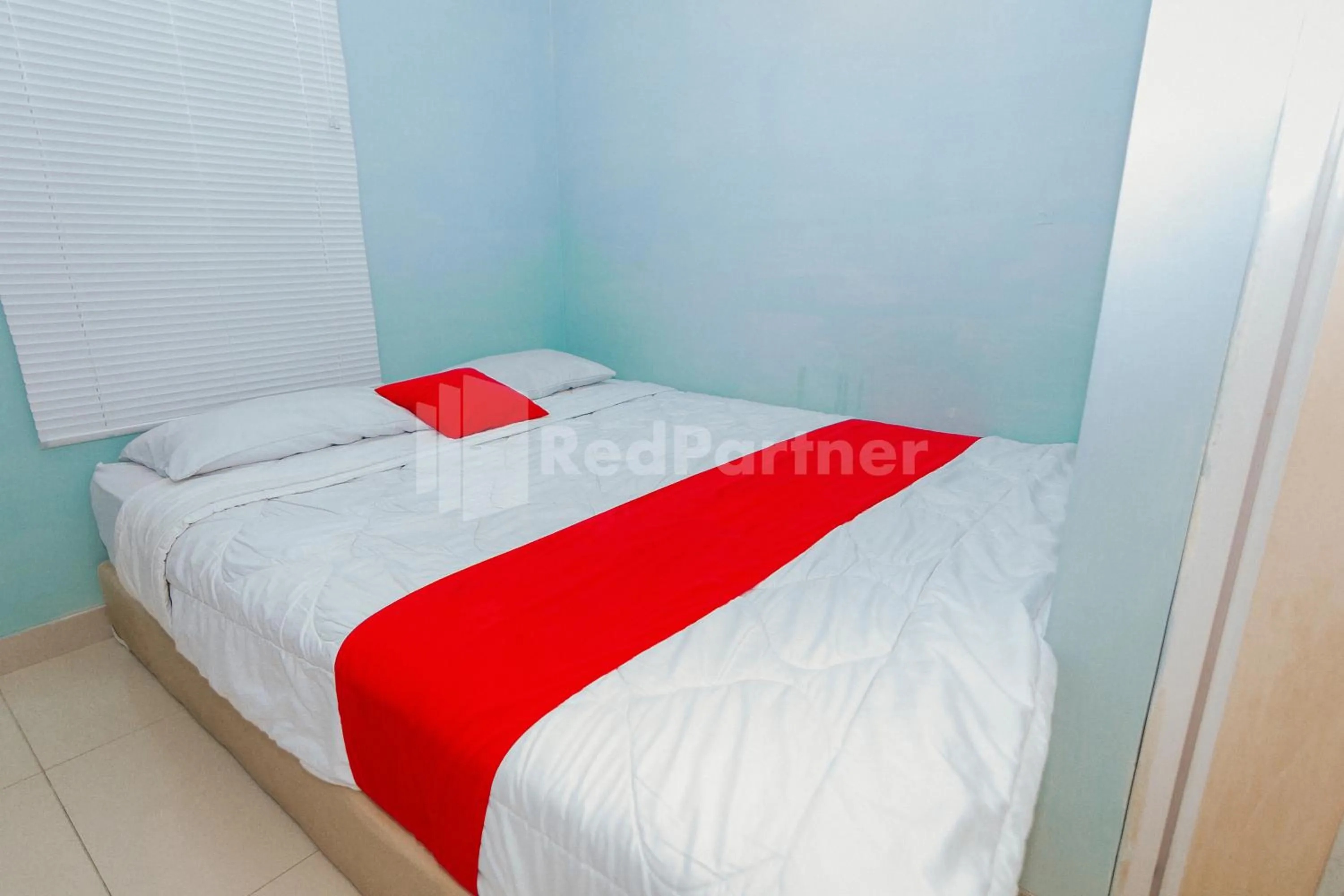 Bedroom, Bed in OYO 94494 Krekot Residence Pasar Baru COO Property