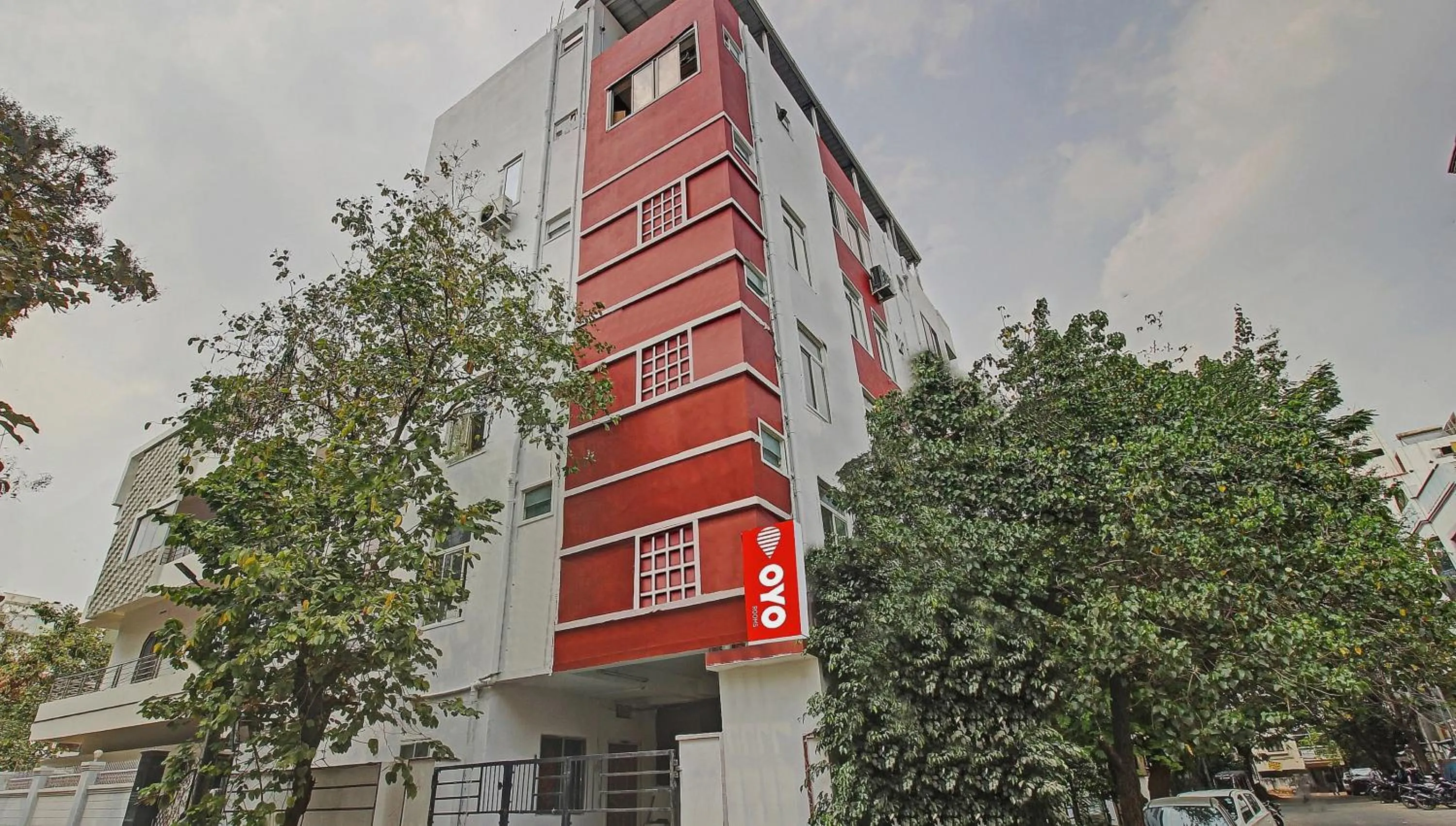 Facade/entrance in Hotel O Sri Residency Near Hyderabad Central