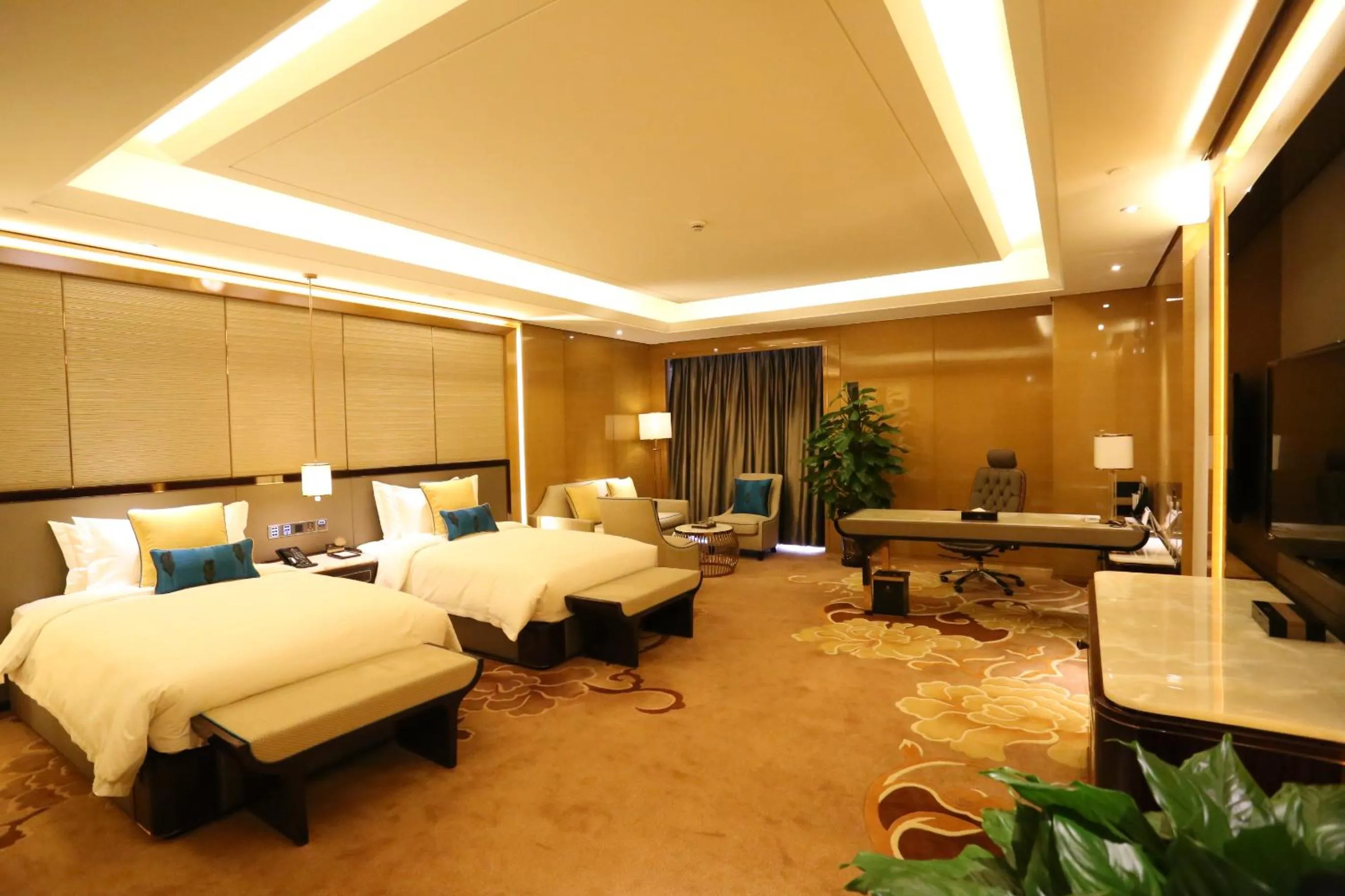 Photo of the whole room, Bed in JinJiang International Hotel Urumqi
