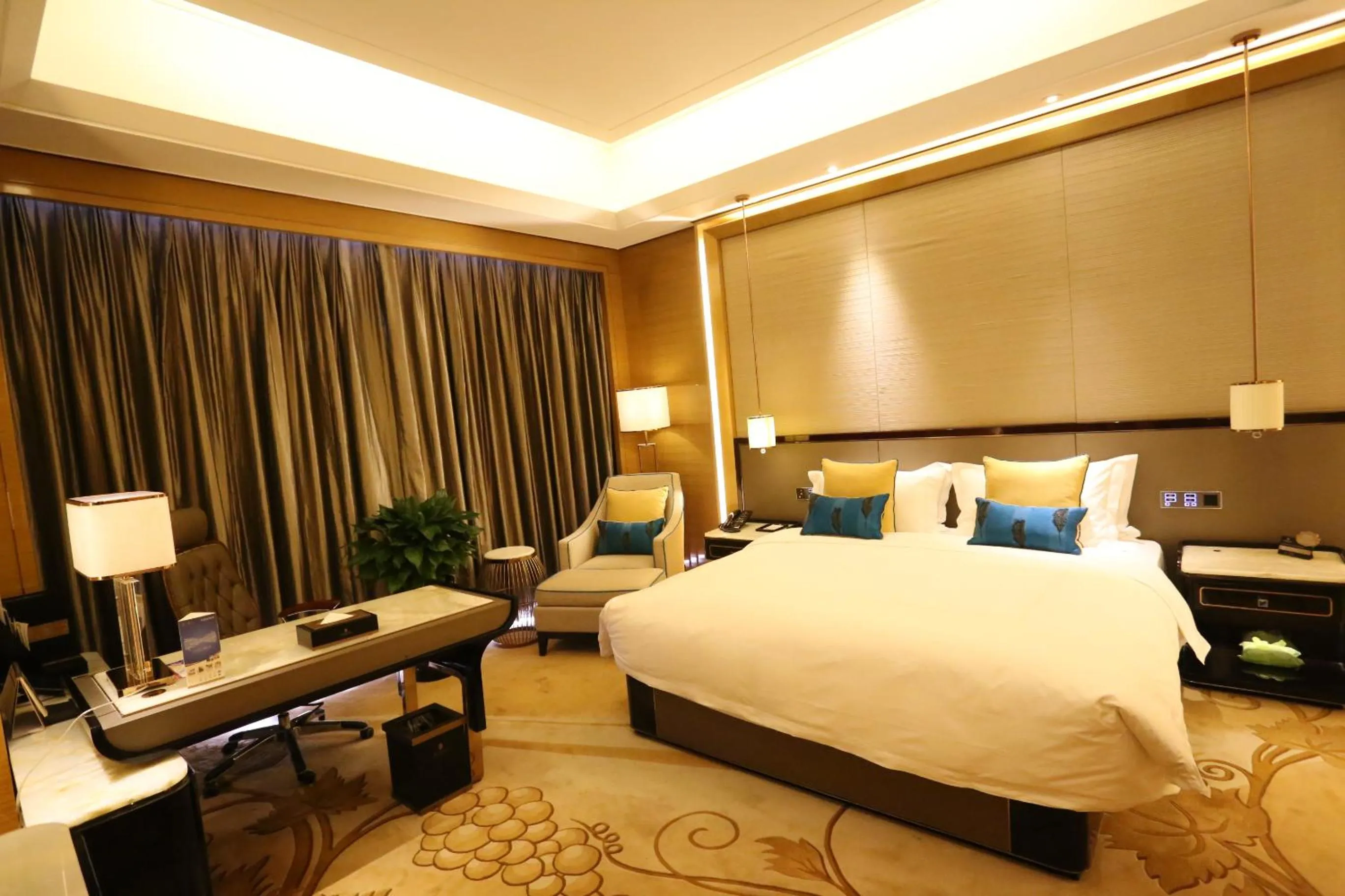 Bed in JinJiang International Hotel Urumqi