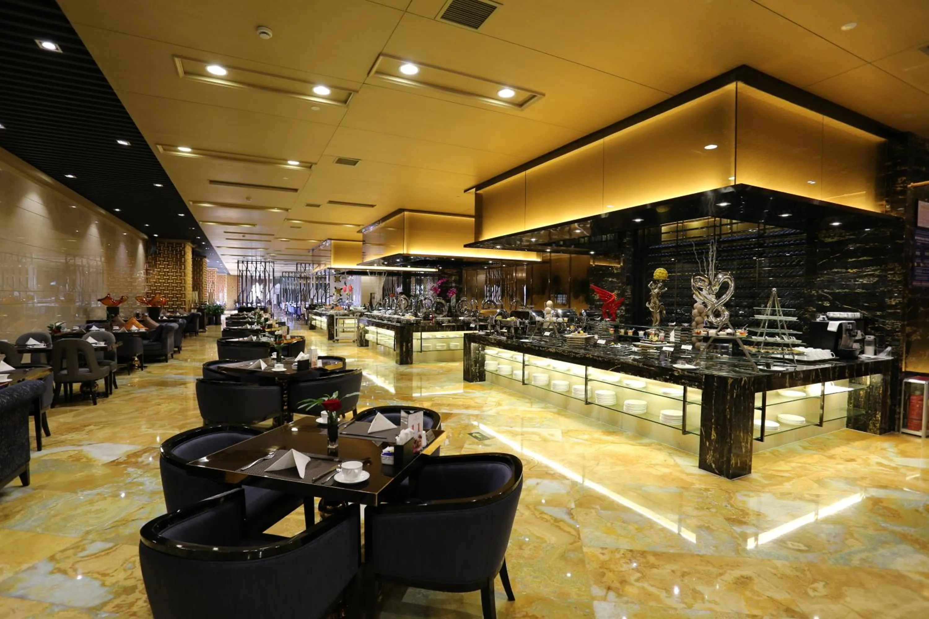 Restaurant/places to eat in JinJiang International Hotel Urumqi