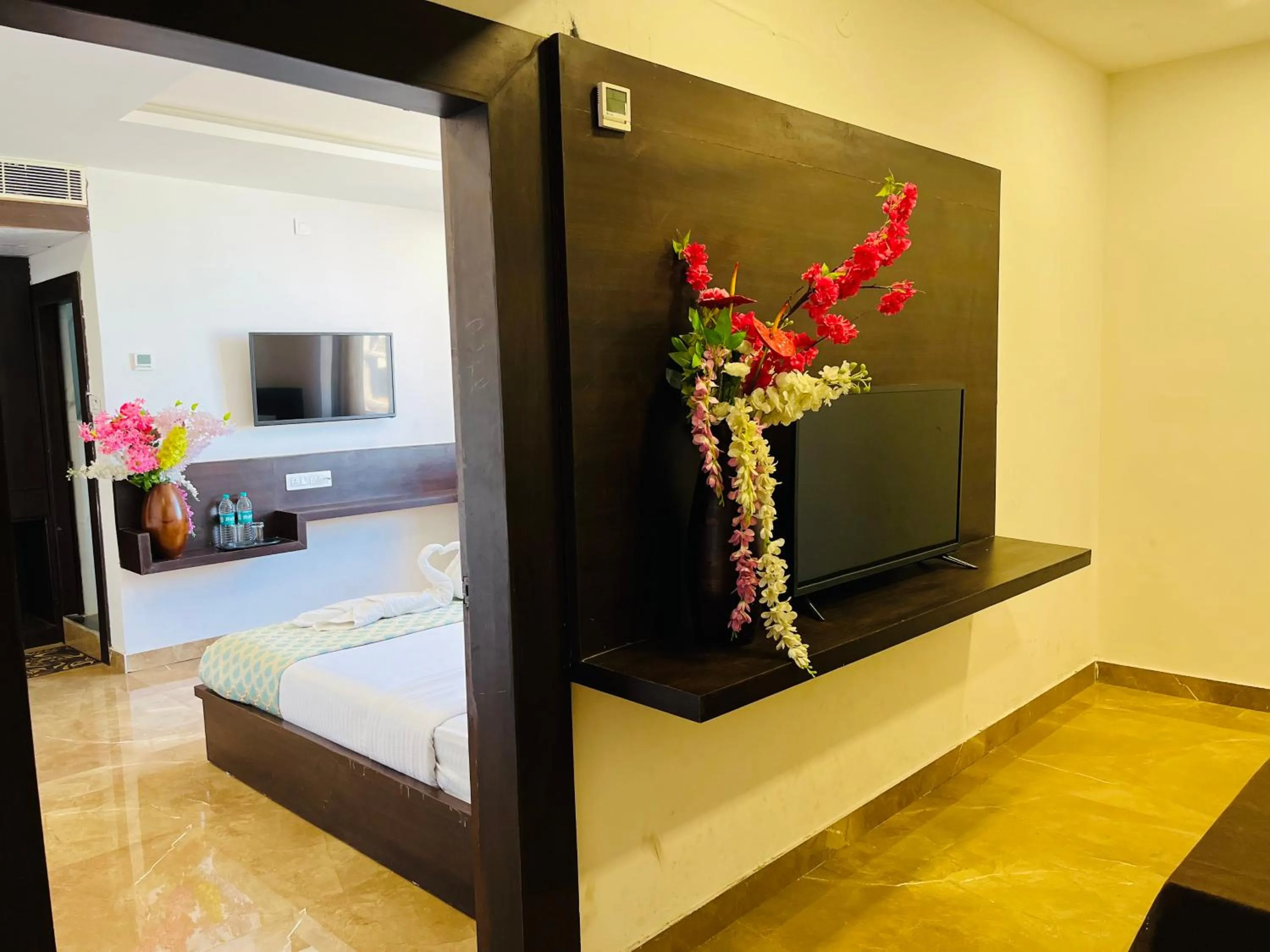 Communal lounge/ TV room in Hotel Elite By Signature Group