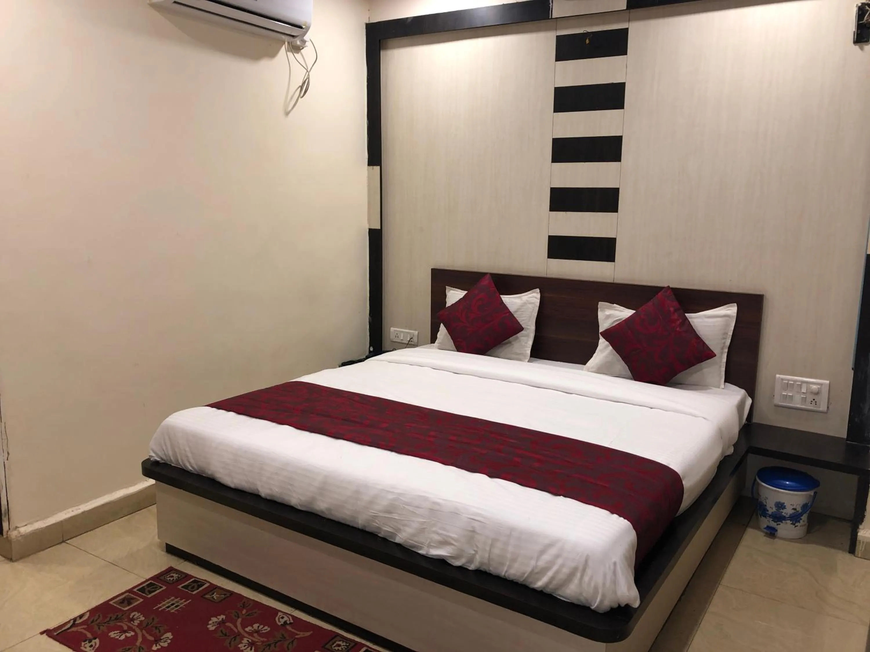 View (from property/room), Bed in Hotel Satpura Safari