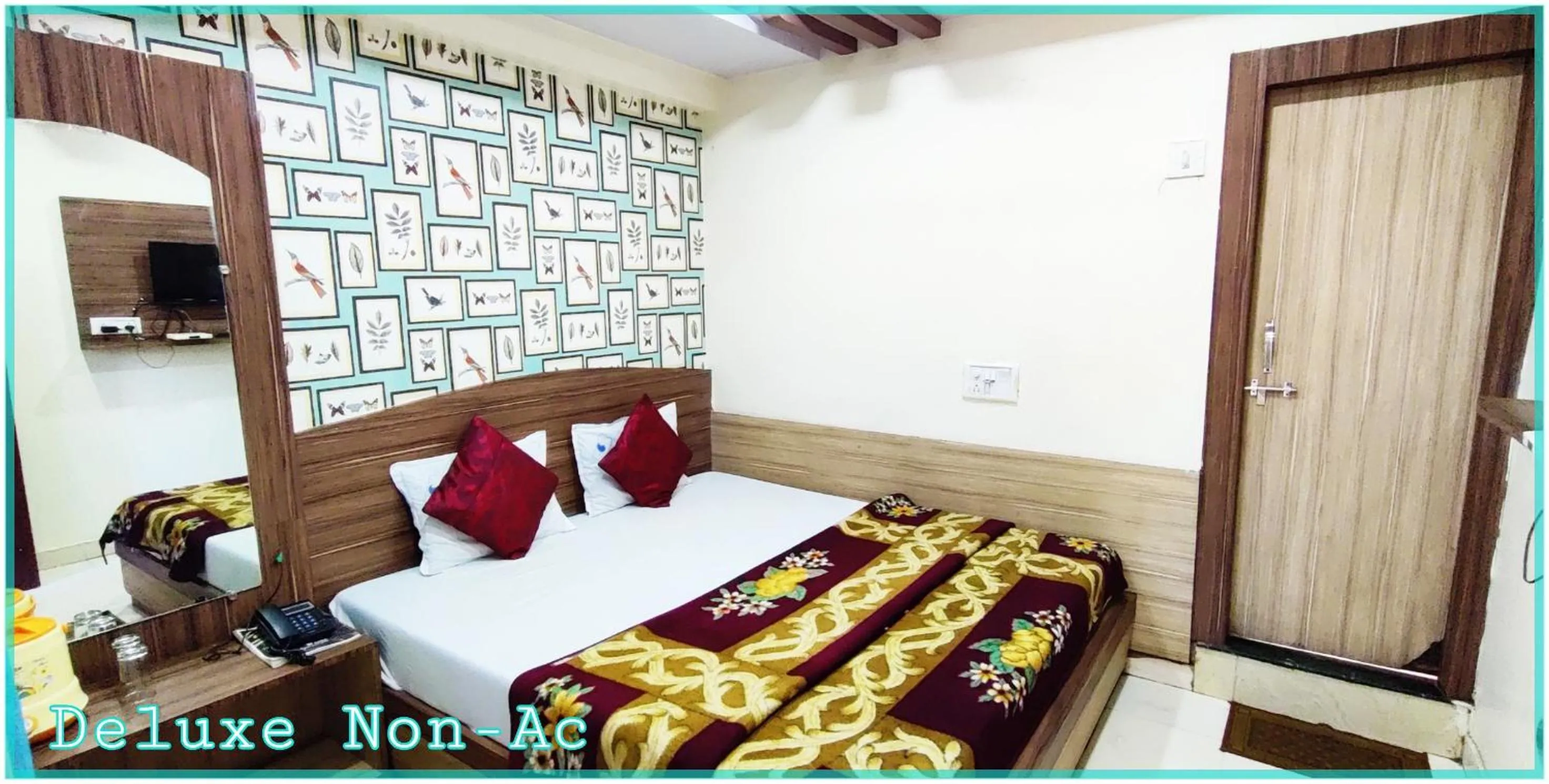 Bed in Hotel Satpura Safari