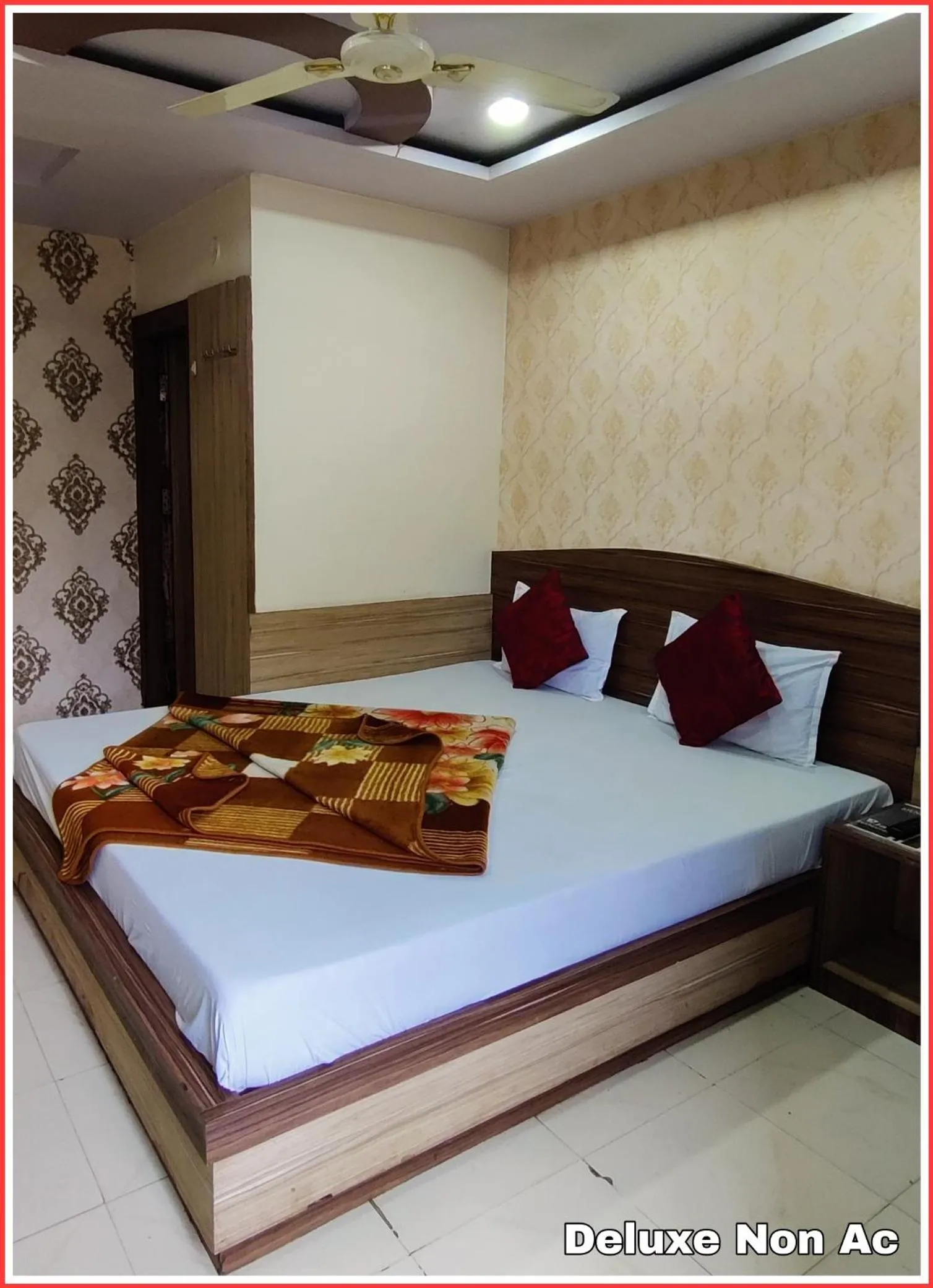 Bed in Hotel Satpura Safari