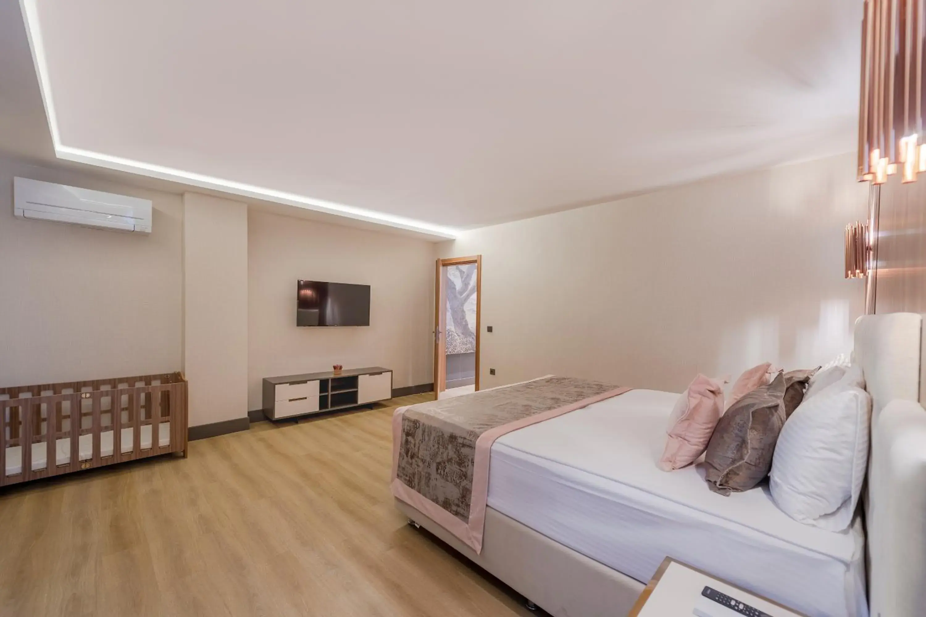 Bedroom, Bed in Sealife Royal Bedroom, Bed in Sealife Royal