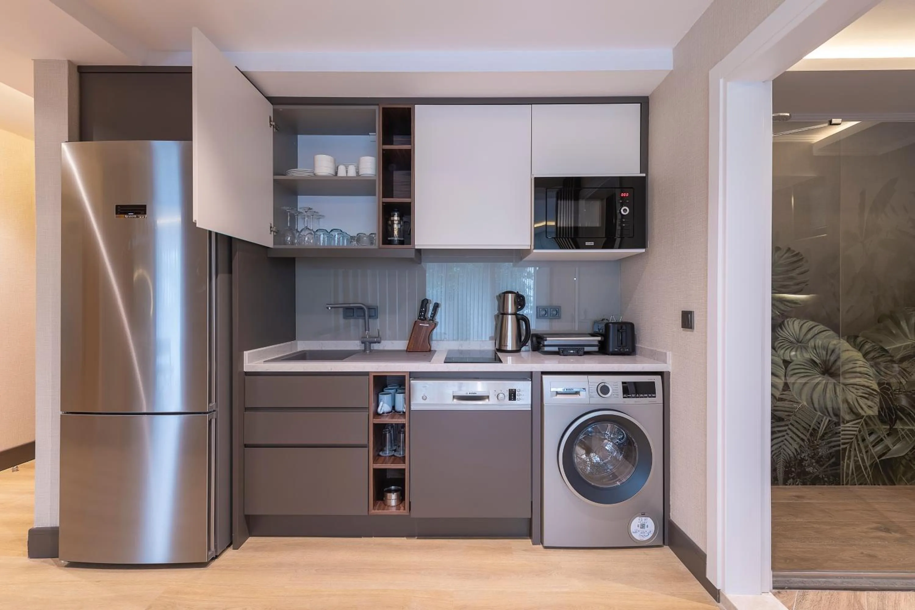 Kitchen or kitchenette in Sealife Royal