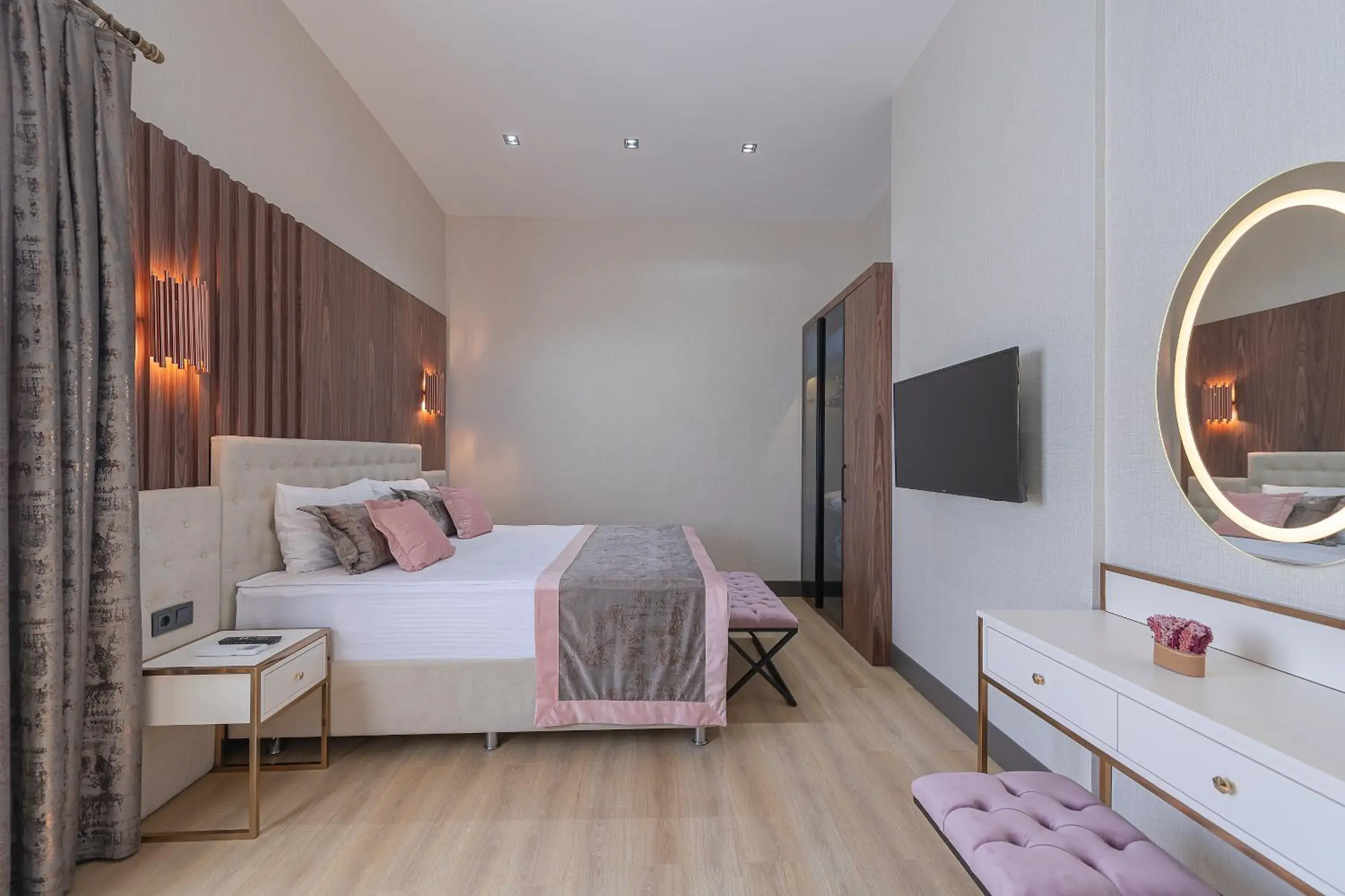 Bedroom, Bed in Sealife Royal Bedroom, Bed in Sealife Royal