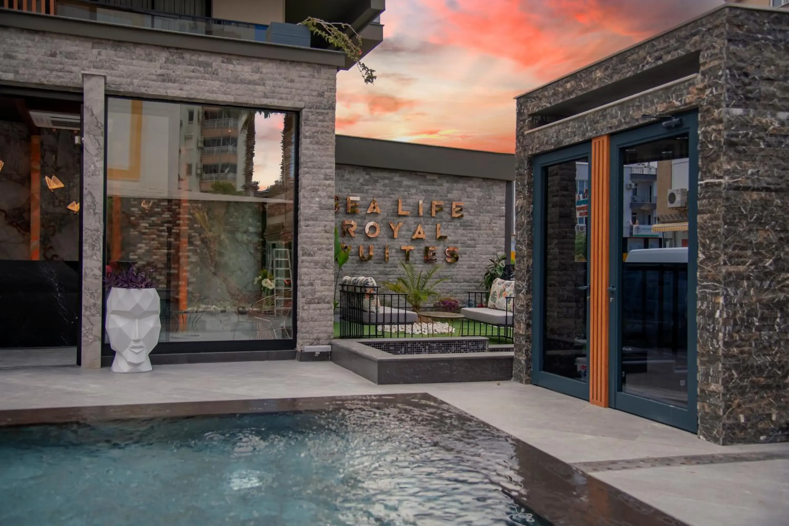 Property building in Sealife Royal Property building in Sealife Royal