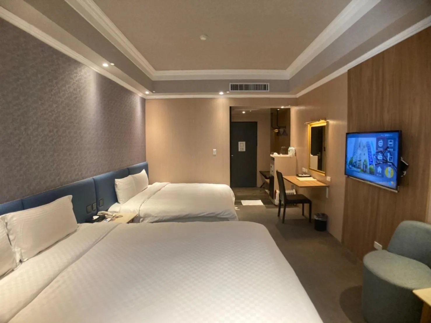 Photo of the whole room, Bed in All Fun Business Hotel