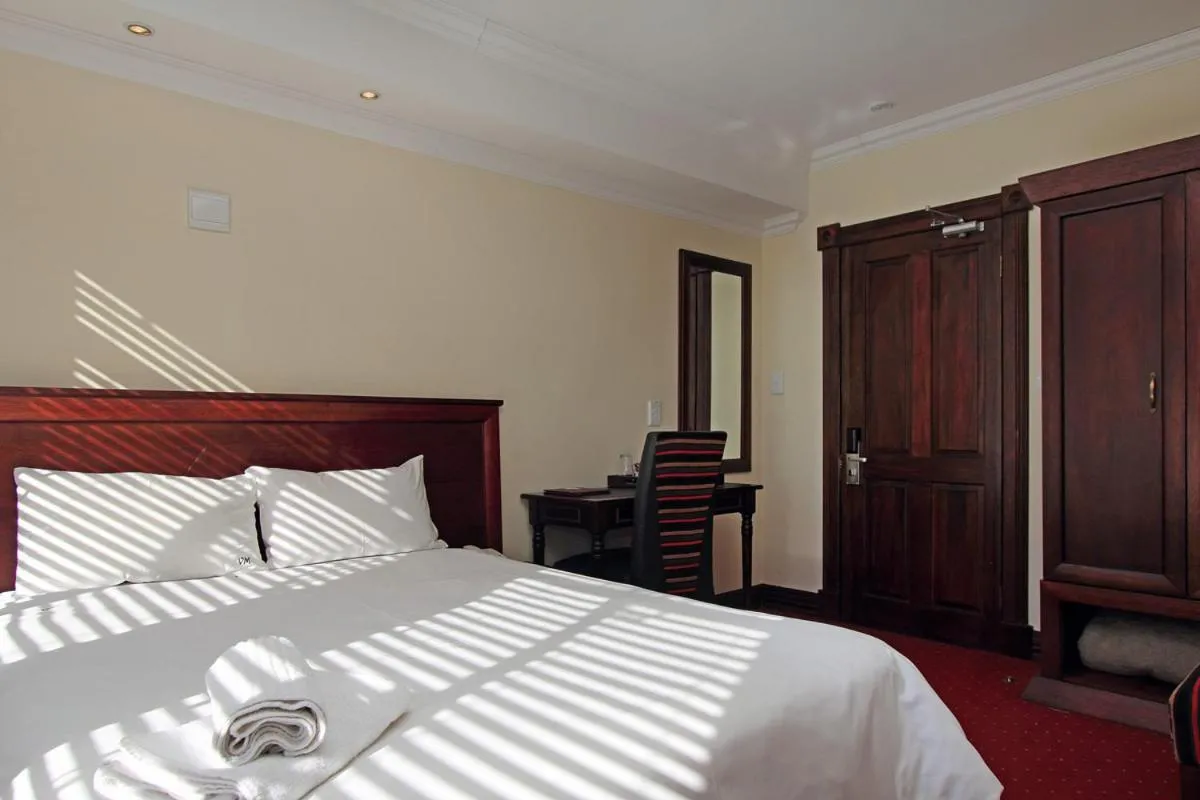 Photo of the whole room, Bed in VMCC