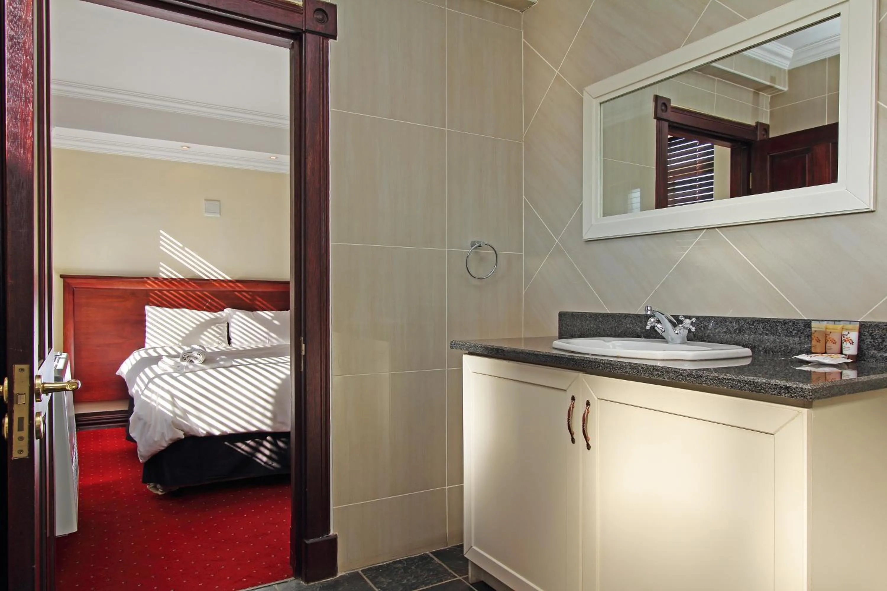 Bathroom, Bed in VMCC