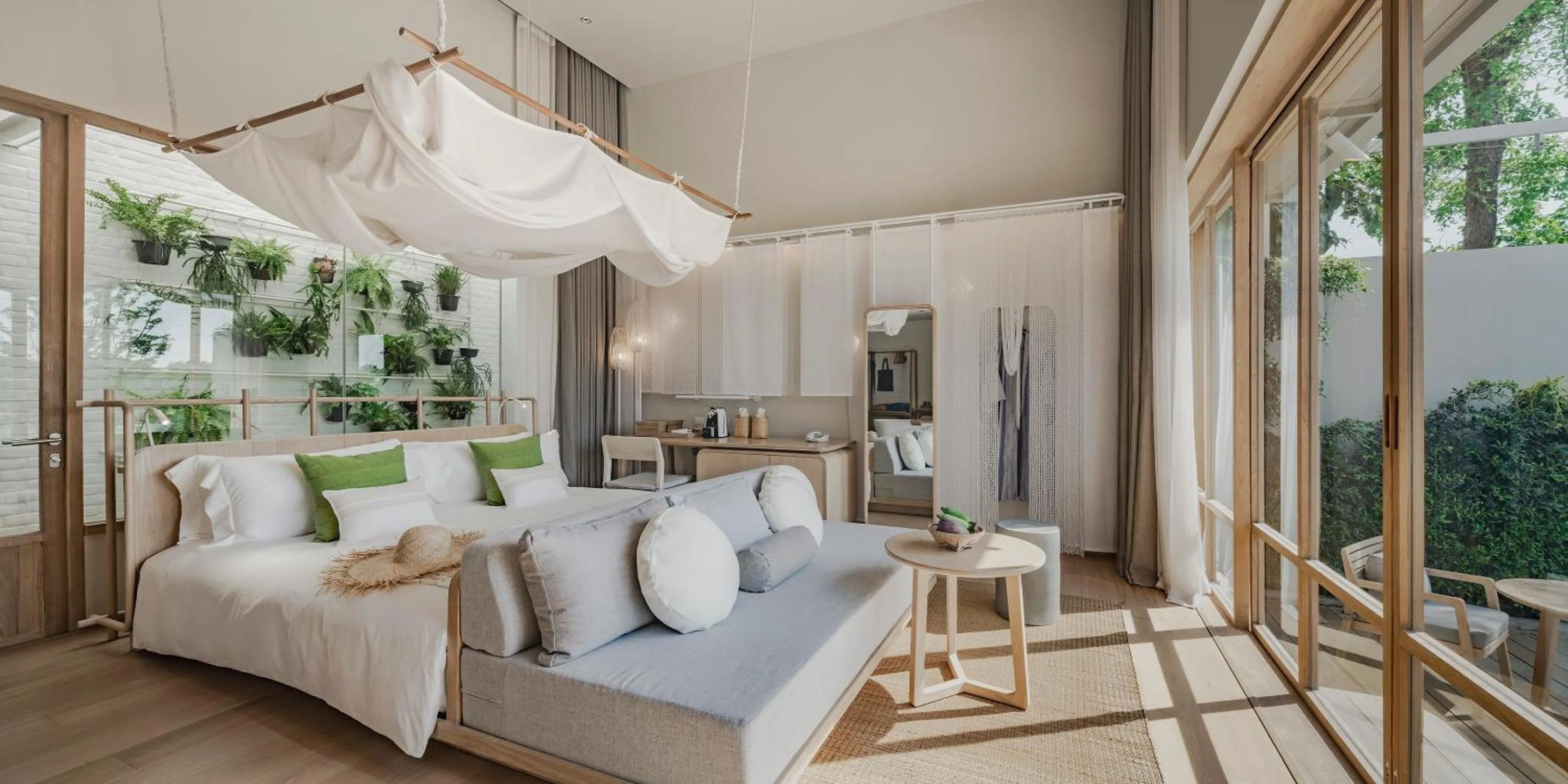 Bed in Sala Bang Pa-In