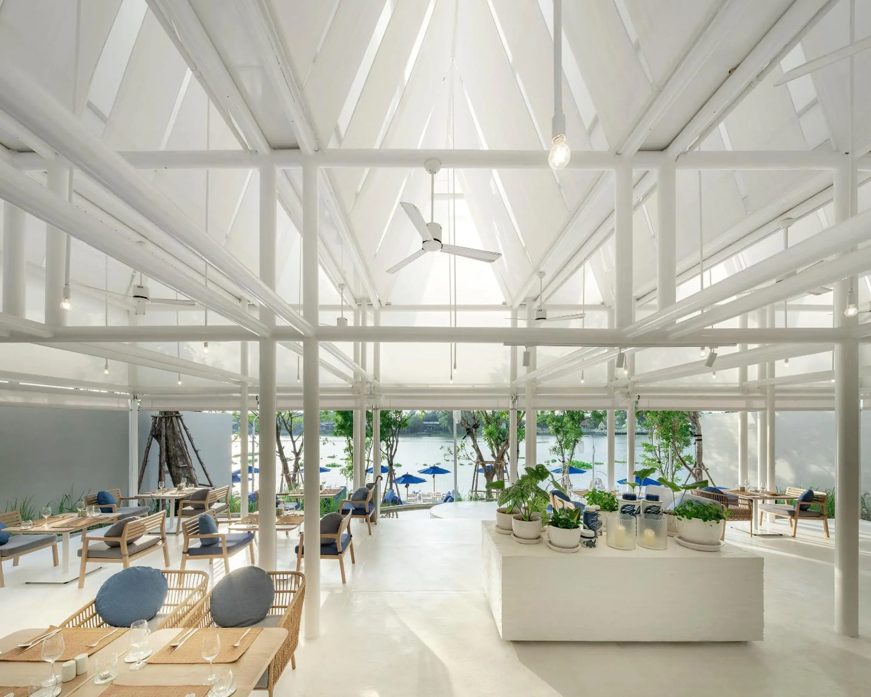 Restaurant/places to eat in Sala Bang Pa-In Restaurant/places to eat in Sala Bang Pa-In