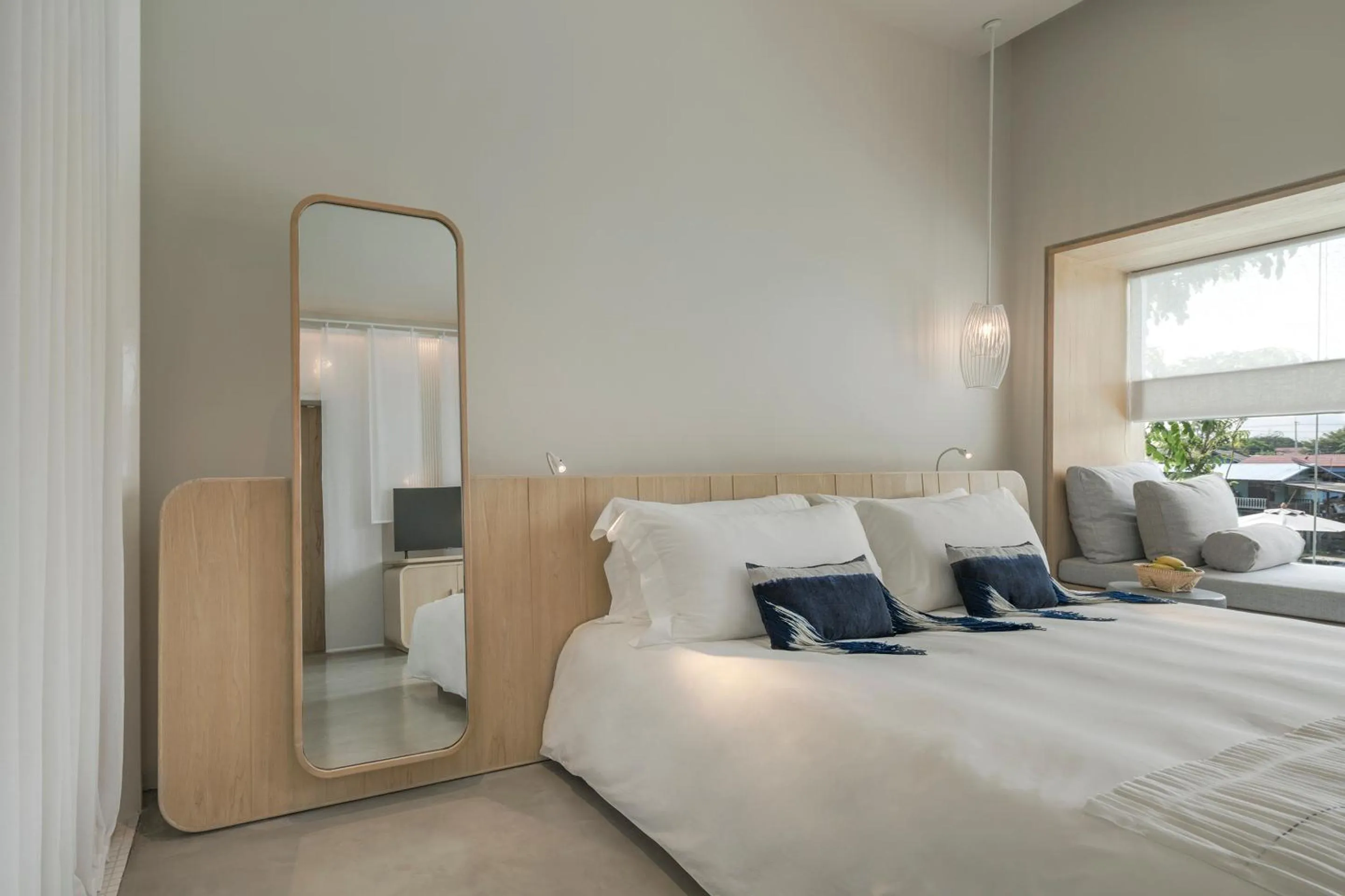 Bed in Sala Bang Pa-In