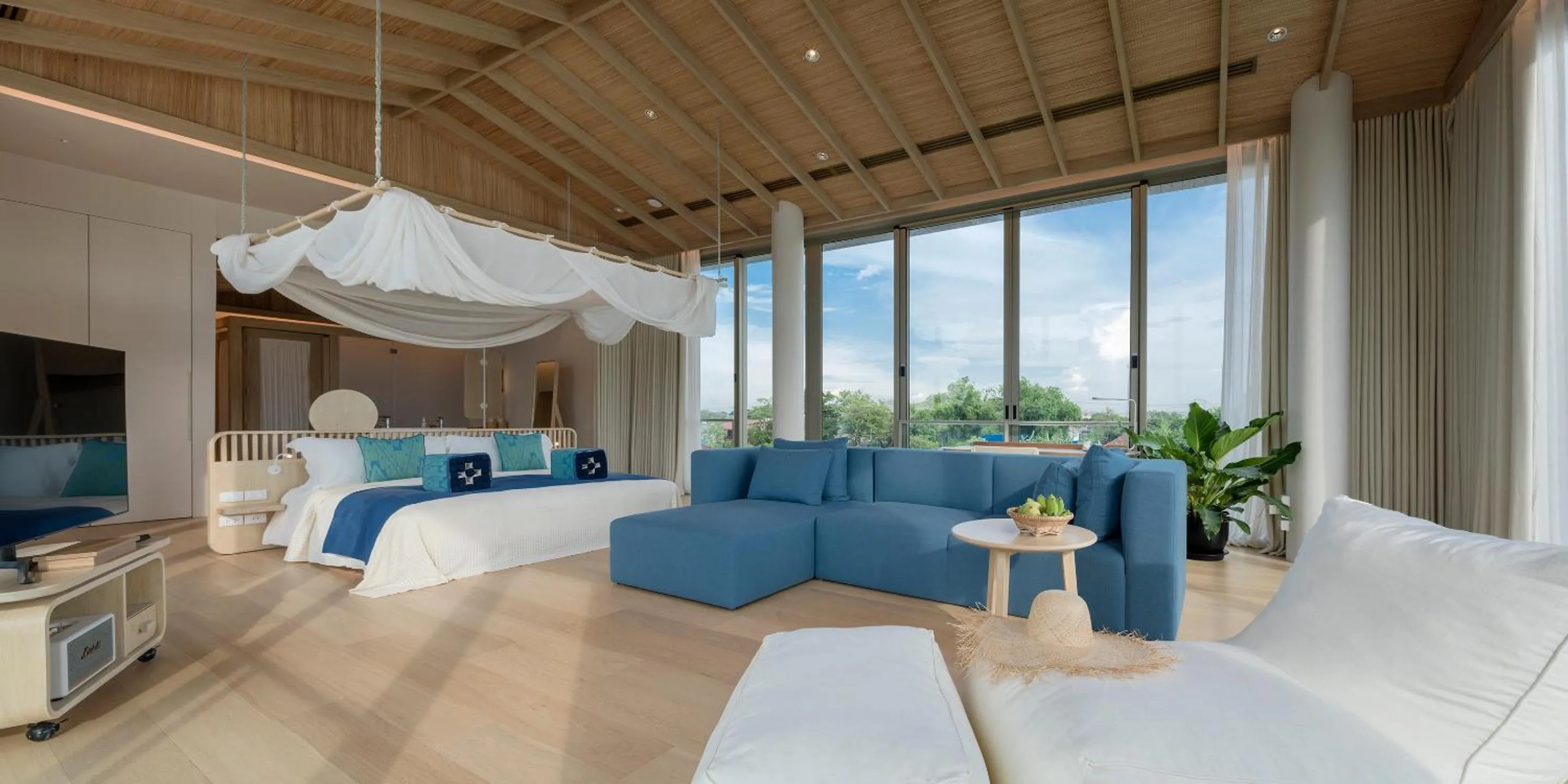 Bedroom in Sala Bang Pa-In