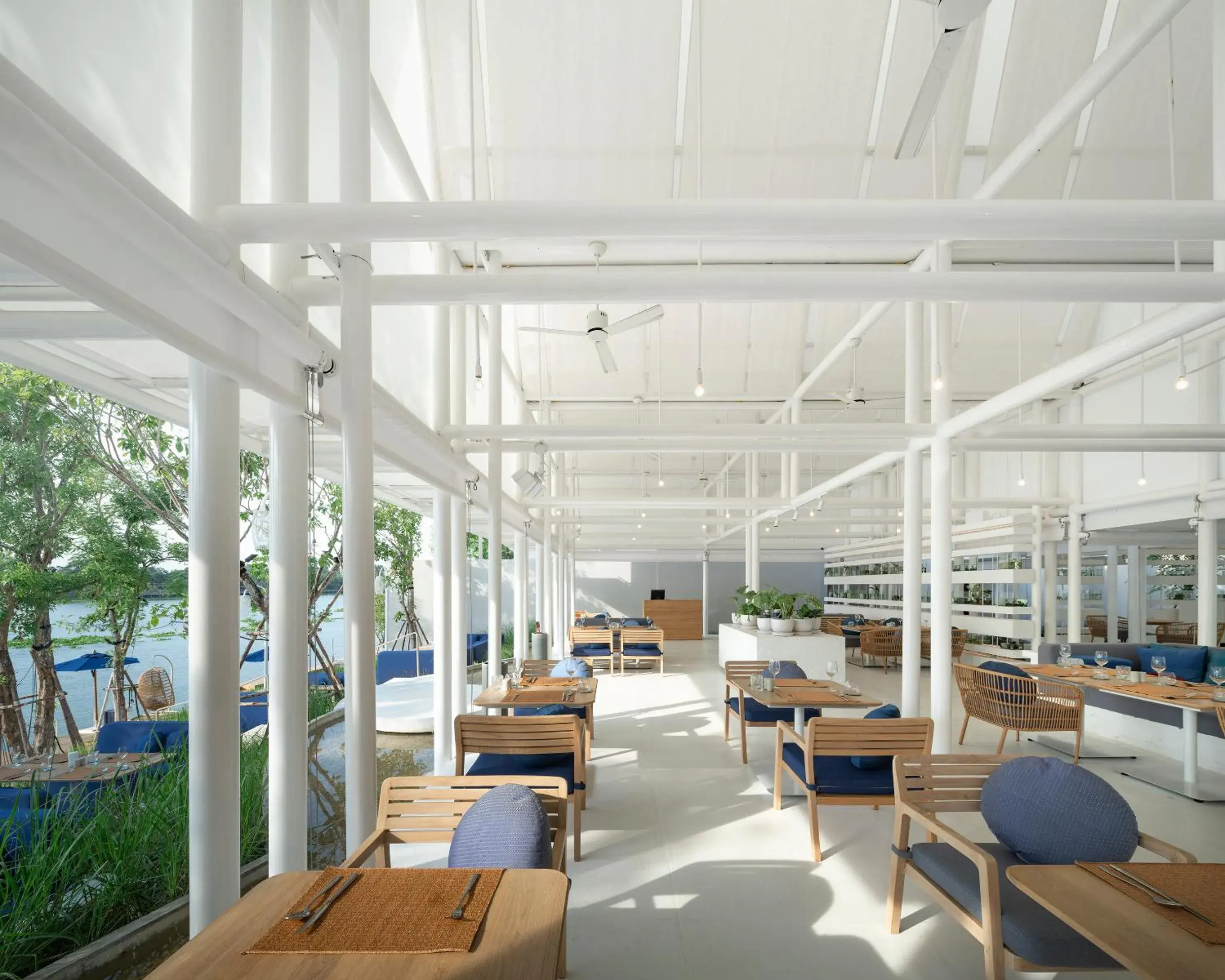 Restaurant/places to eat in Sala Bang Pa-In Restaurant/places to eat in Sala Bang Pa-In