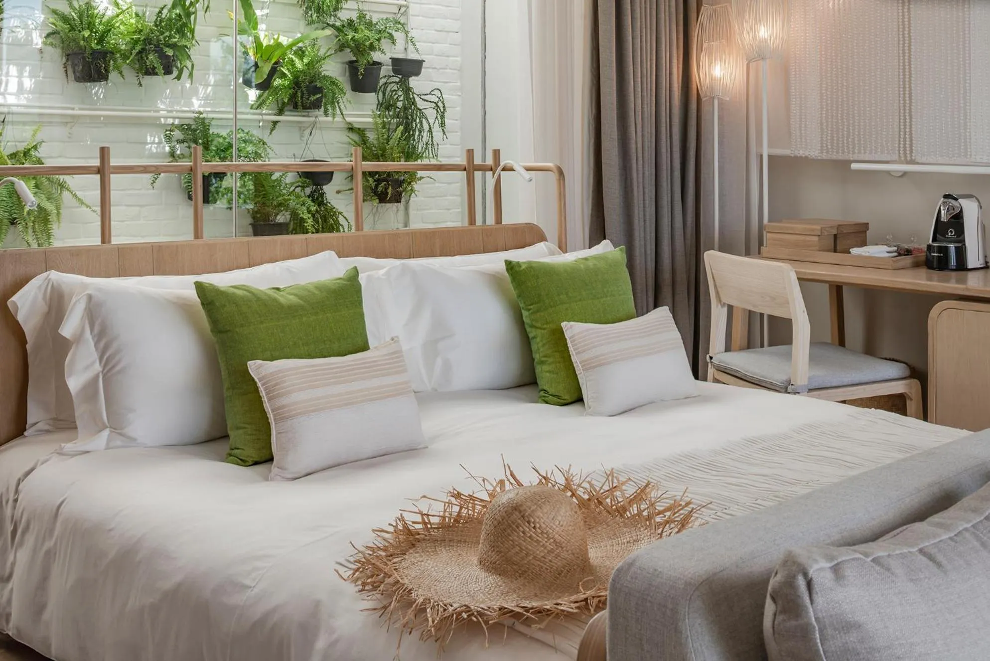 Bed in Sala Bang Pa-In