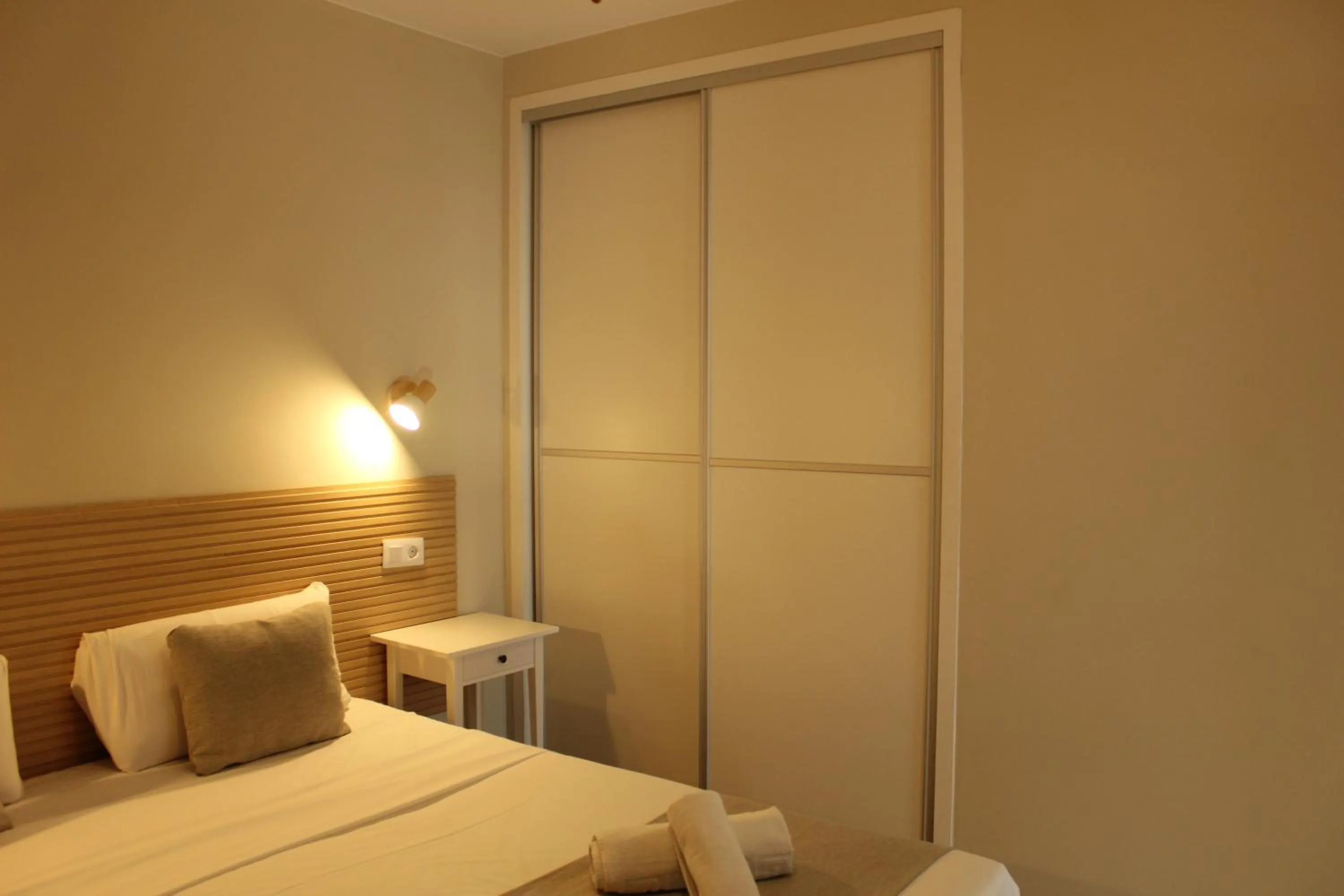 Bedroom, Bed in Apartamentos Fayna