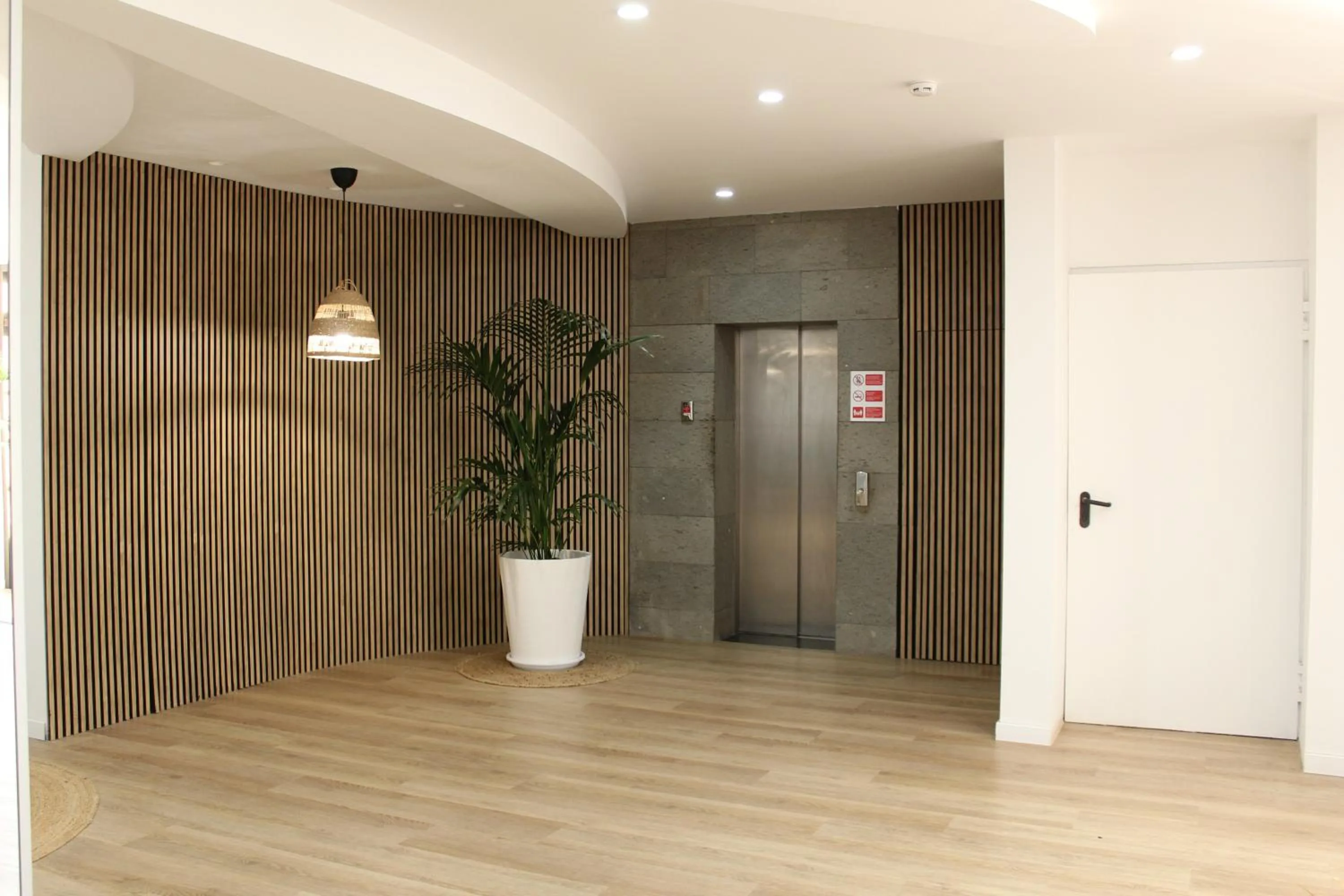 elevator in Apartamentos Fayna