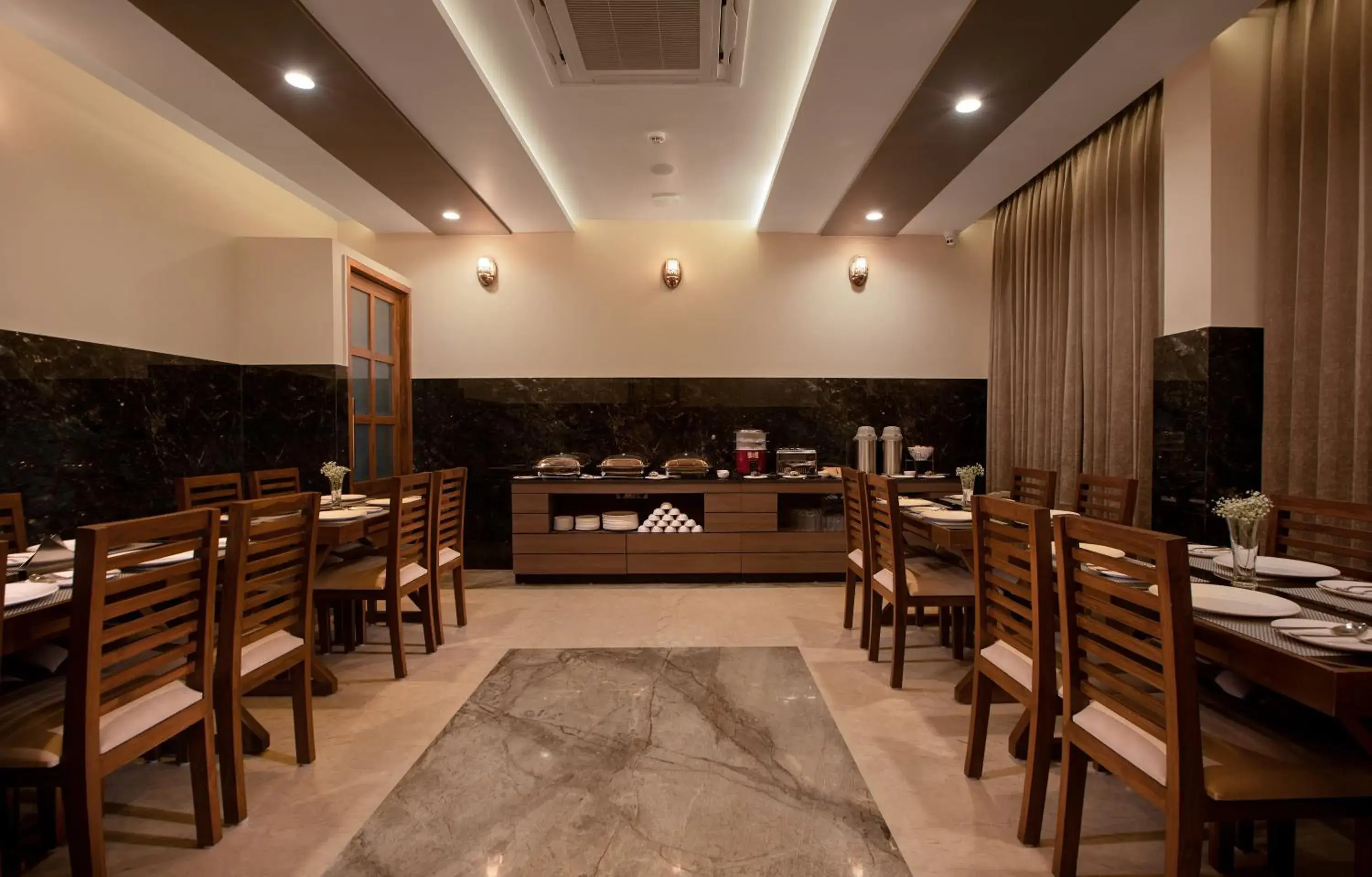 Restaurant/places to eat in The Madras Grand Restaurant/places to eat in The Madras Grand