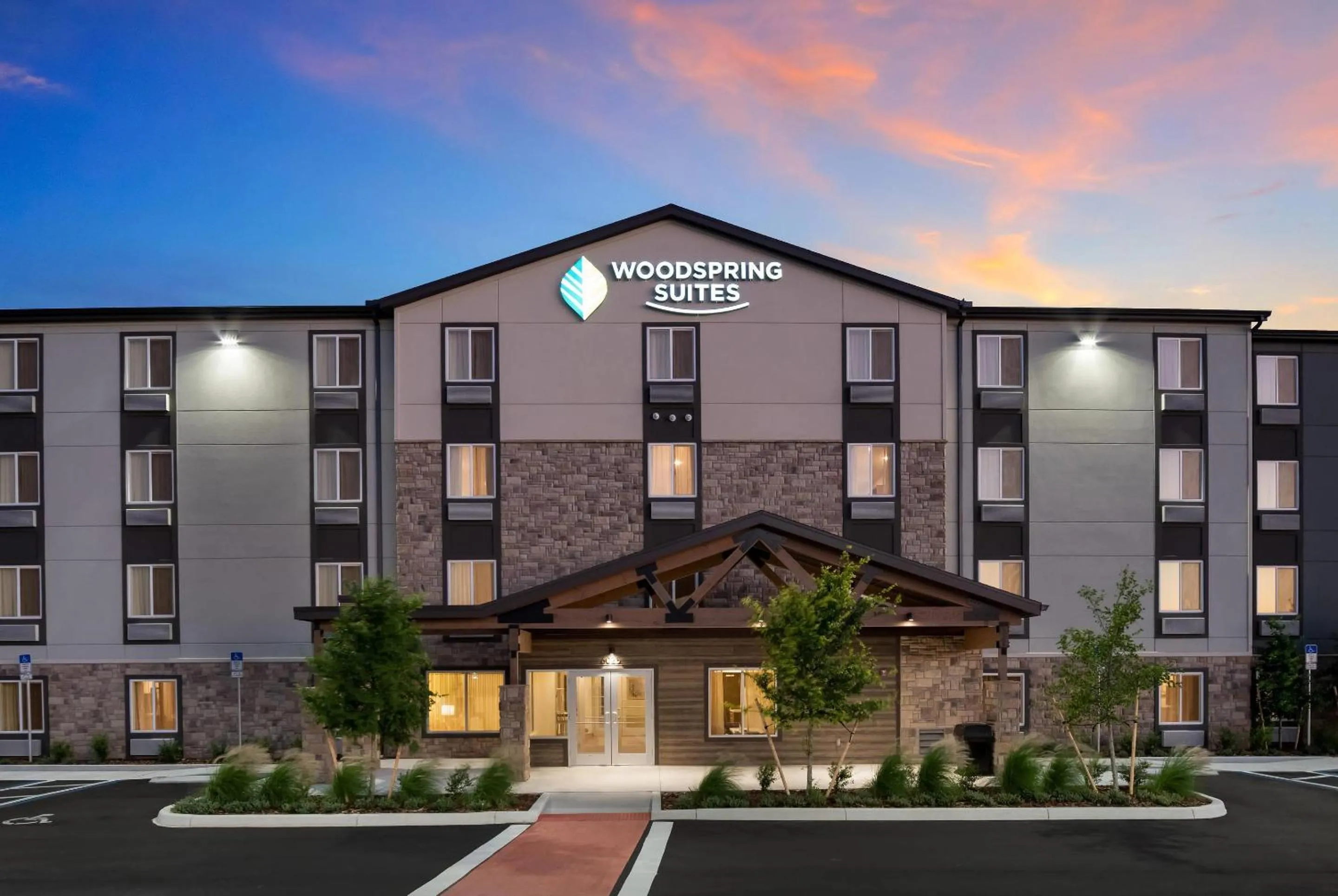 Property building in WoodSpring Suites Orlando I-4 & Convention Center