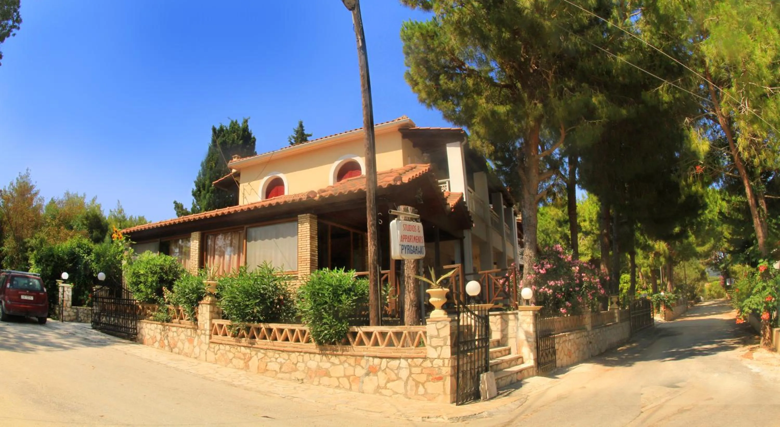 Property building in Pyrgaraki Studios and Apartments