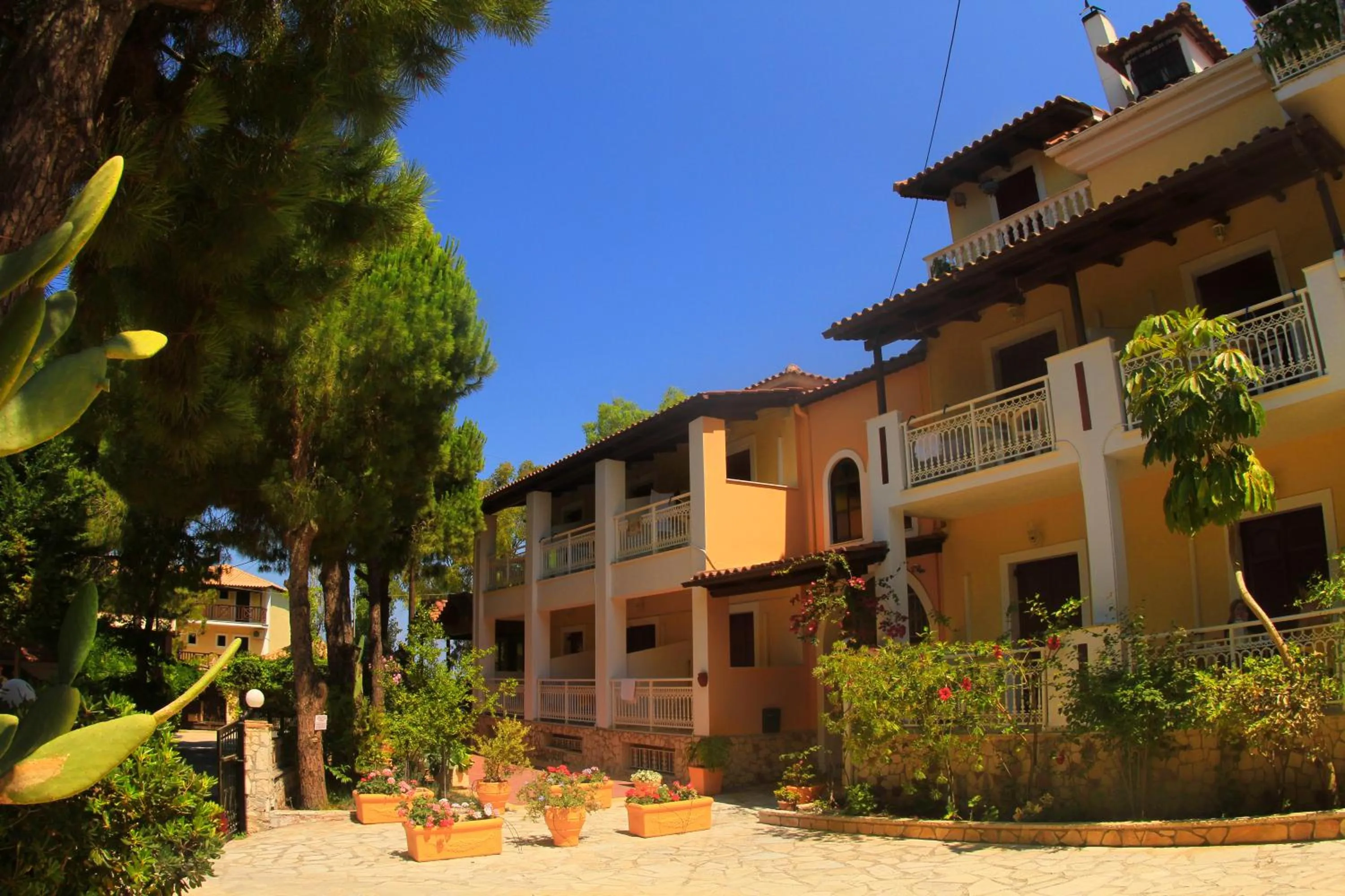 Property building in Pyrgaraki Studios and Apartments