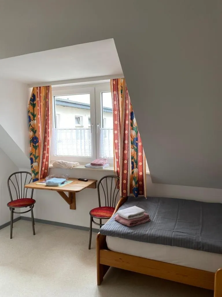 Bedroom, Bed in Budgethotel Stadtbett Wolfsburg